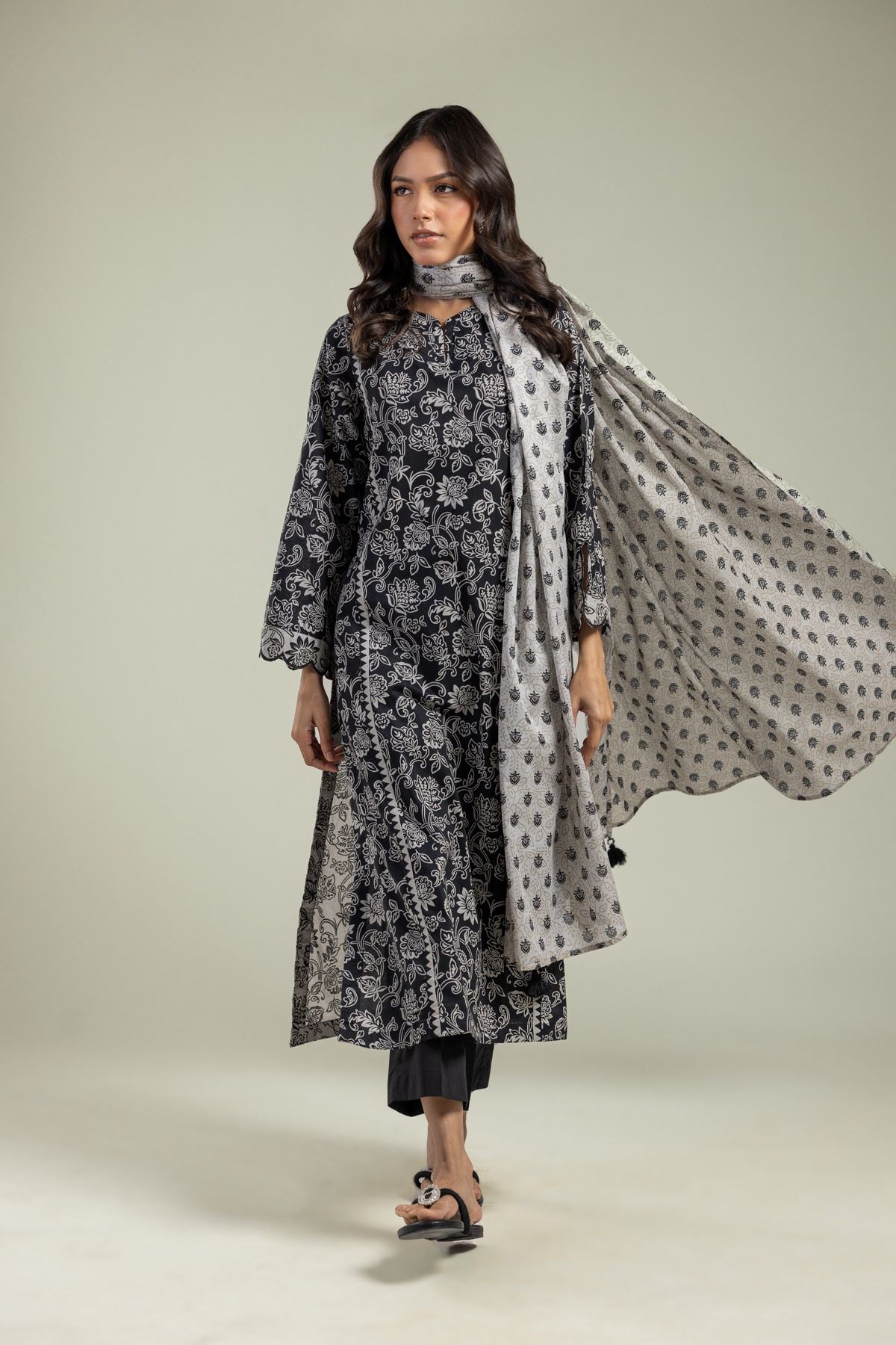 Printed Lawn Off-White Lawn Dupatta - 1-26-208-A-H2-VG