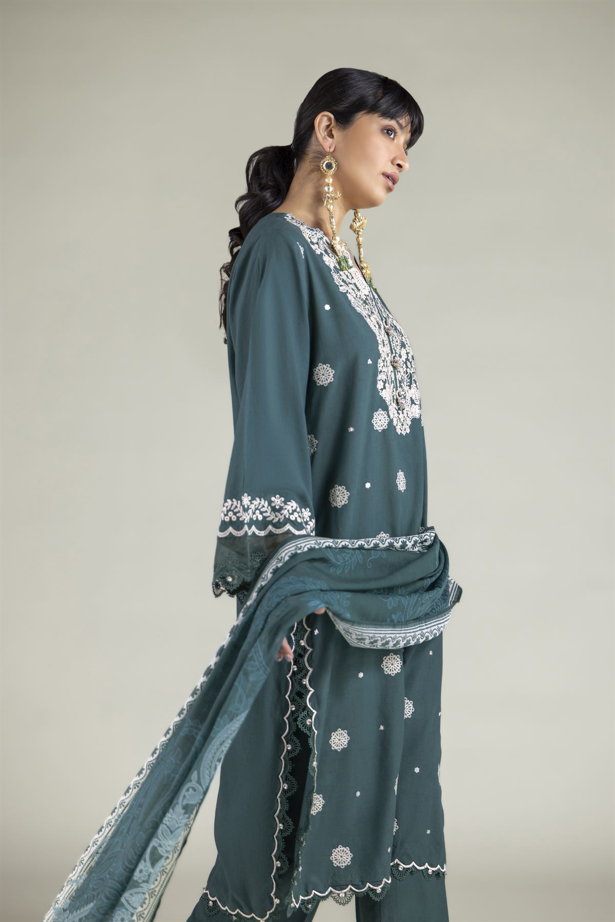 Embroidered Cambric Tailored 3-Piece Cambric - T-A11-26-109FC2-VG
