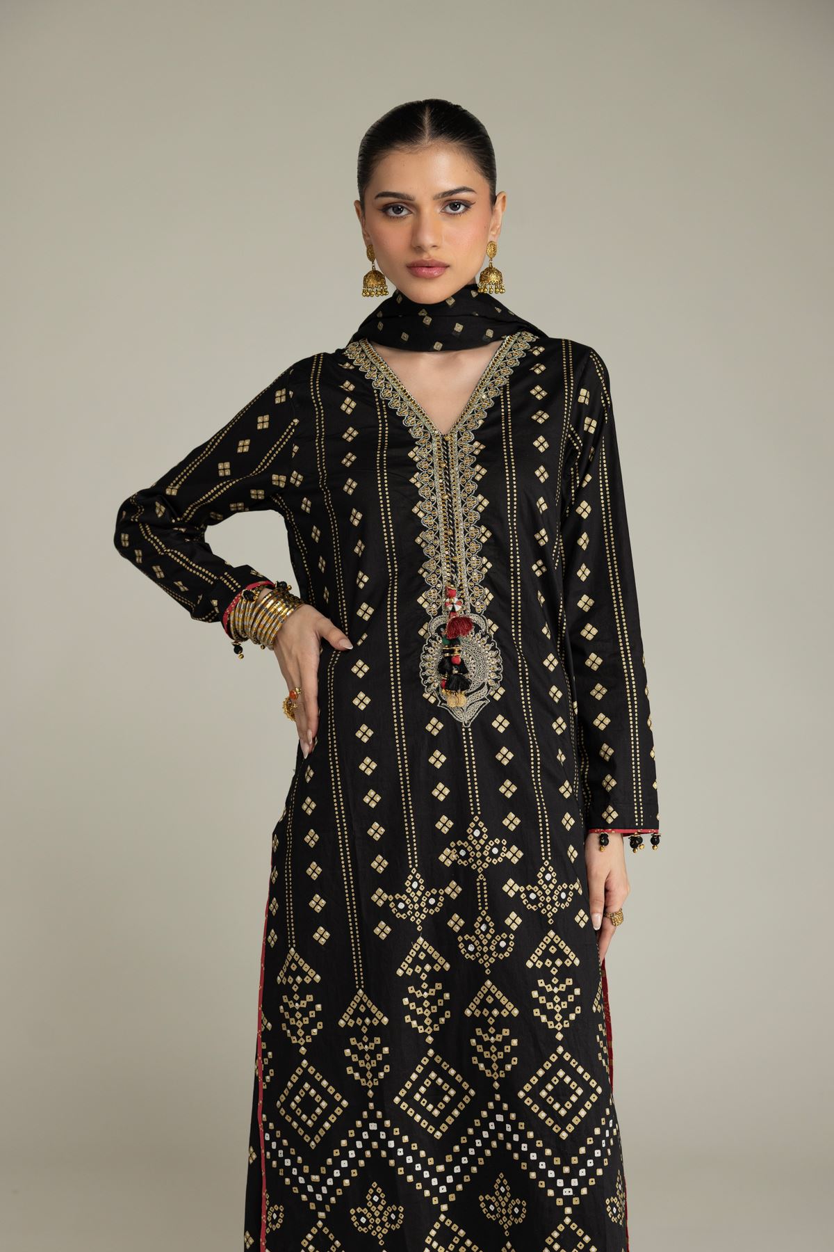 Embroidered Cambric Black Co-ord Set - T-A11-26-106FE2-VG
