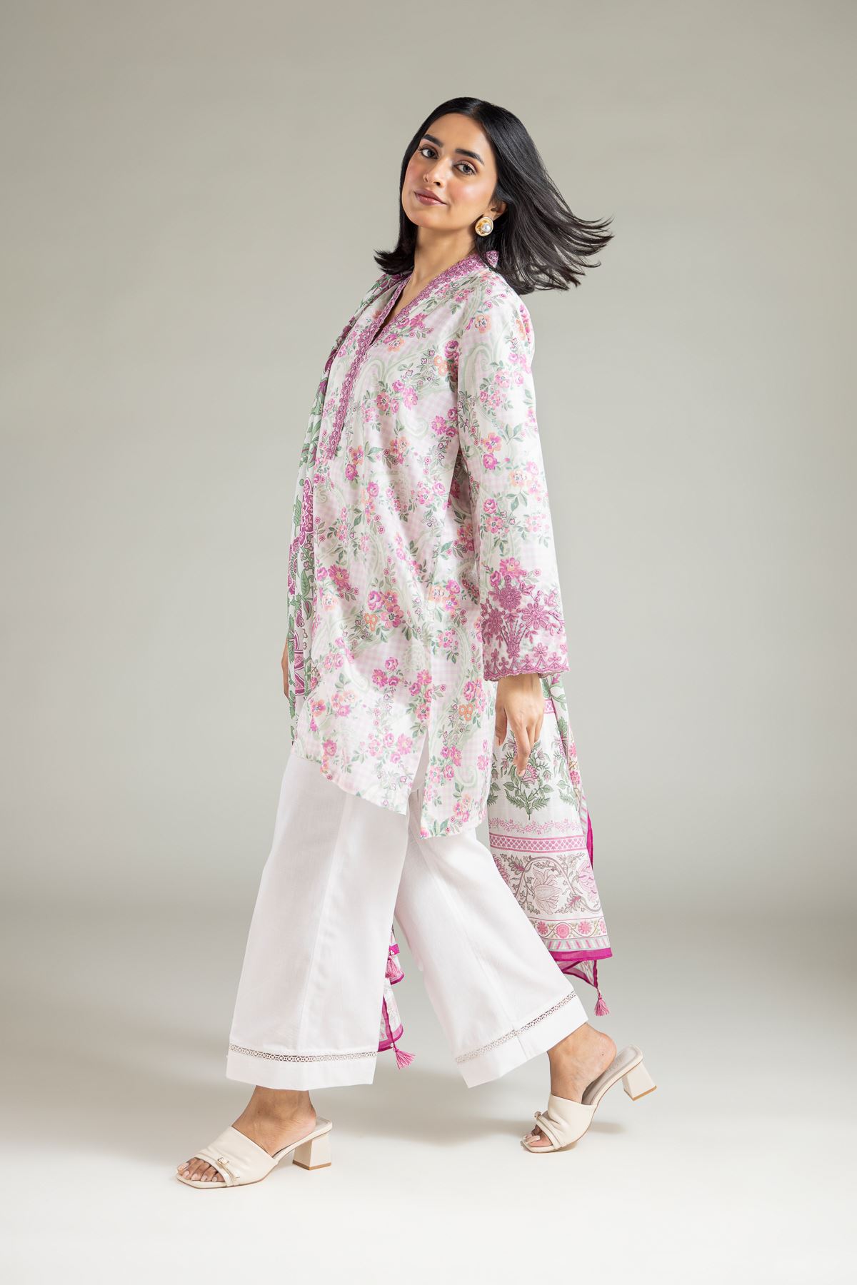 Embroidered Textured Lawn 3-Piece Tailored Lawn - T-A112-26-122EI2-VG