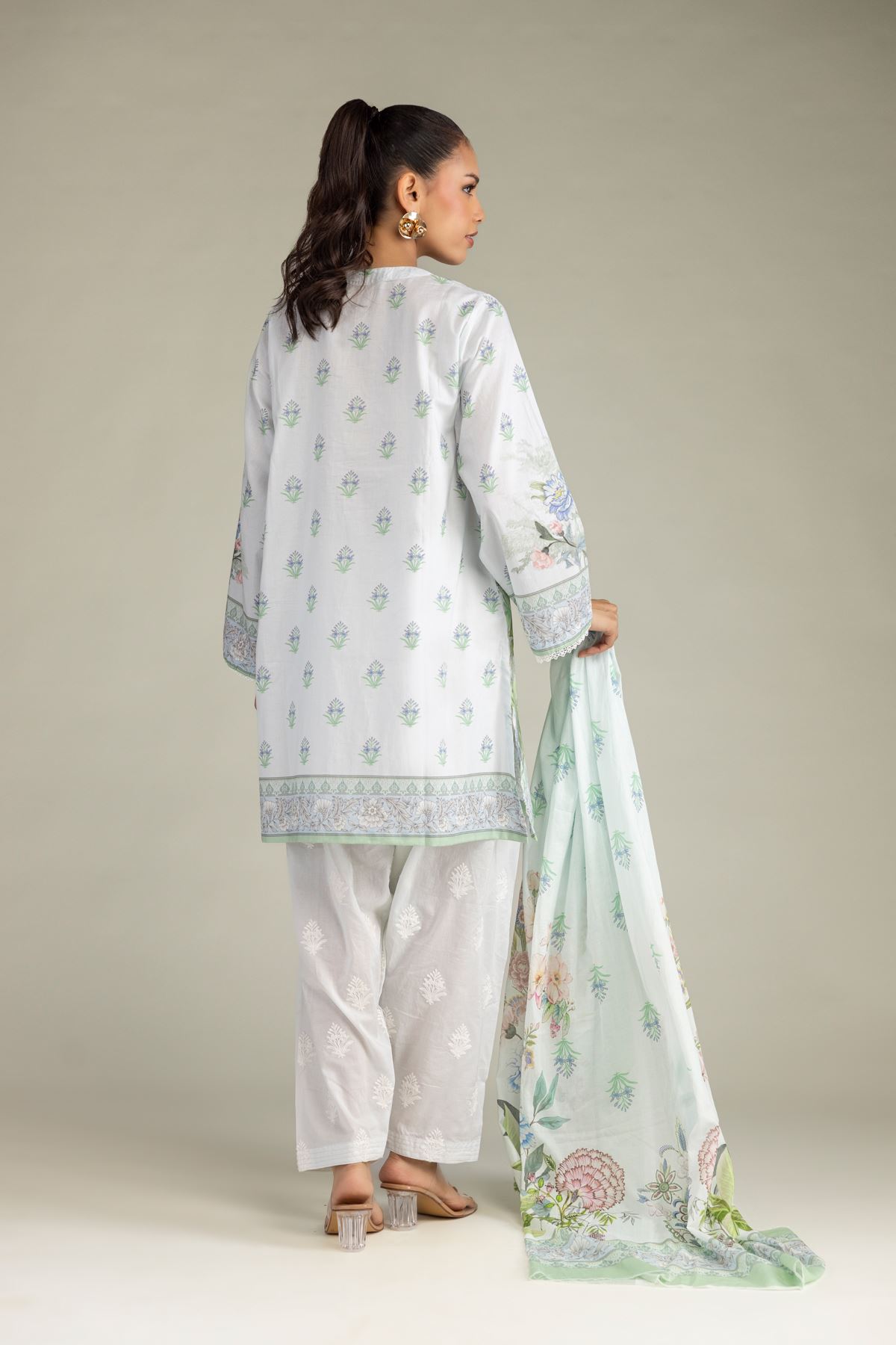 Embroidered Cambric Fabrics 3 Piece - A22-26-201FC1-VG