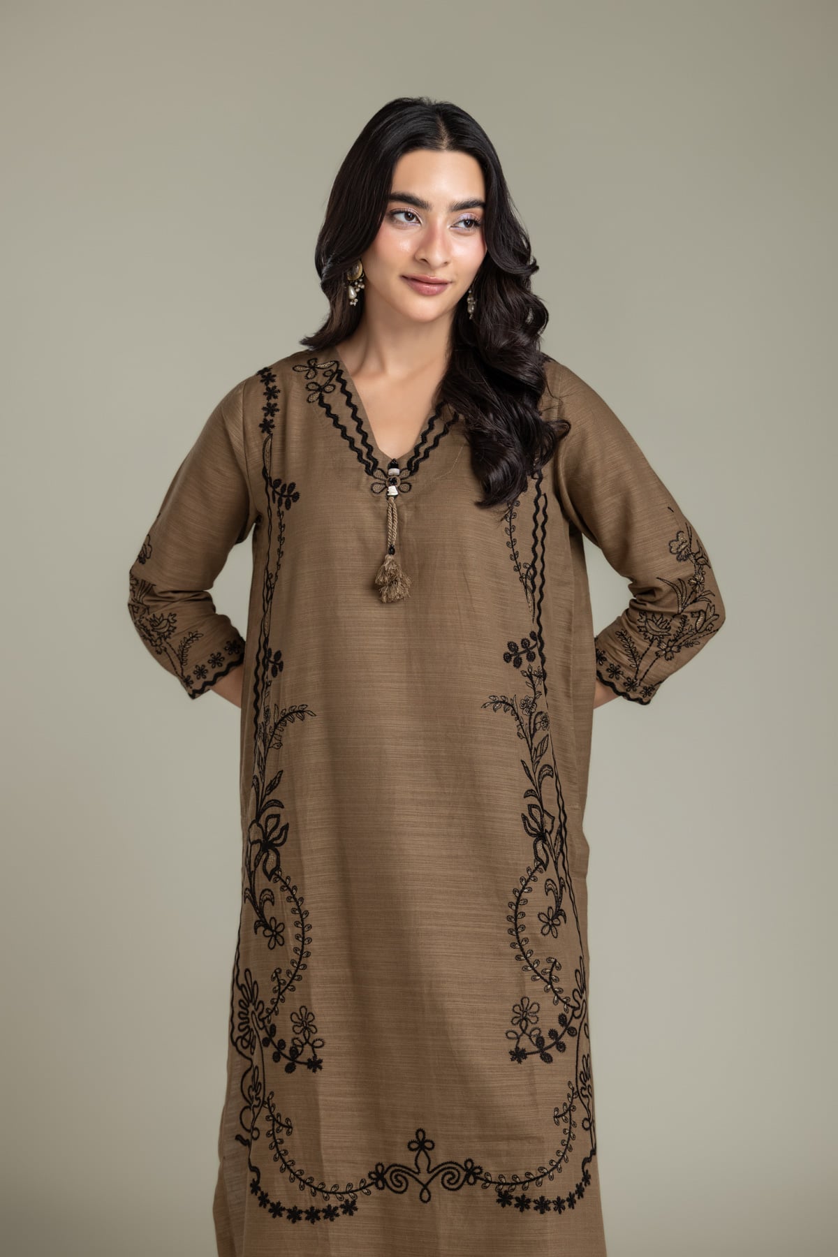 Embroidered Light Khaddar Kurta - 2-26-202-A-D-VG