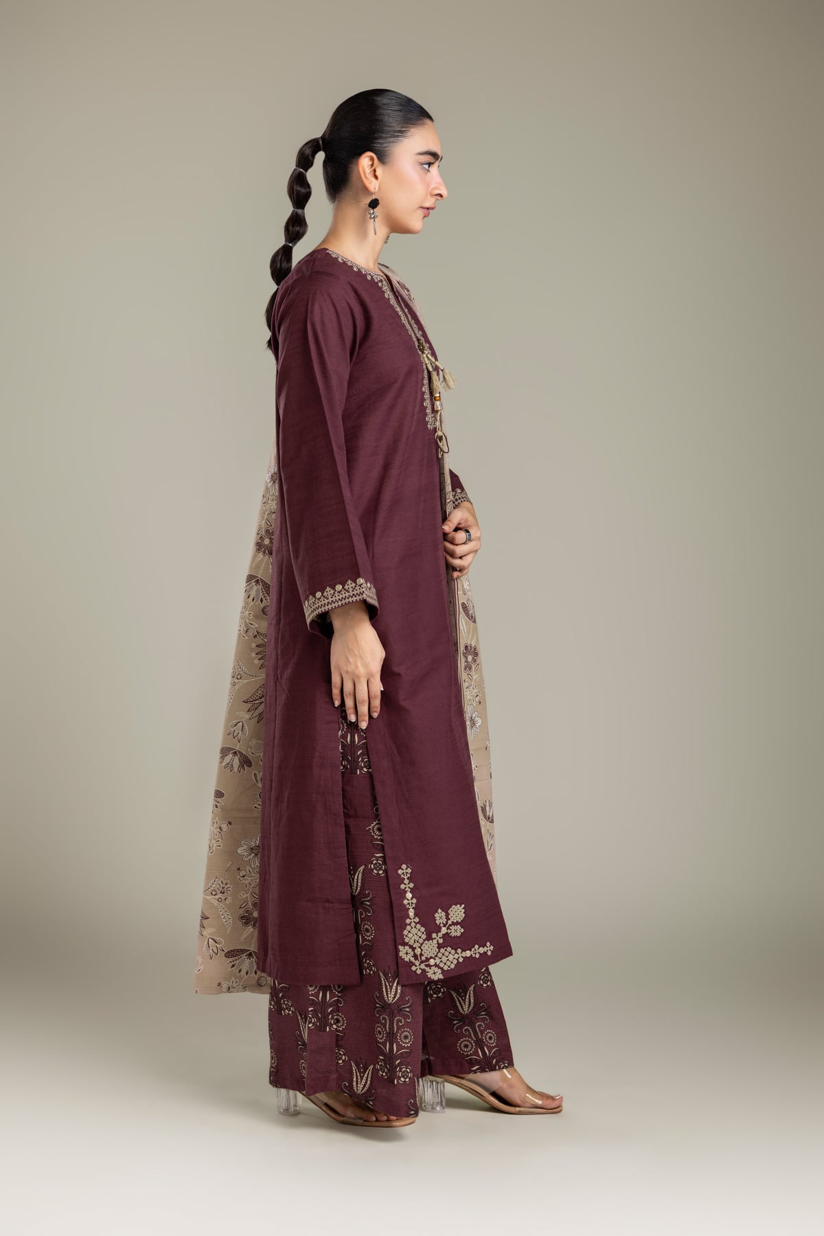 Embroidered Light Khaddar Fabrics 3 Piece - 2-26-202-A-D-VG