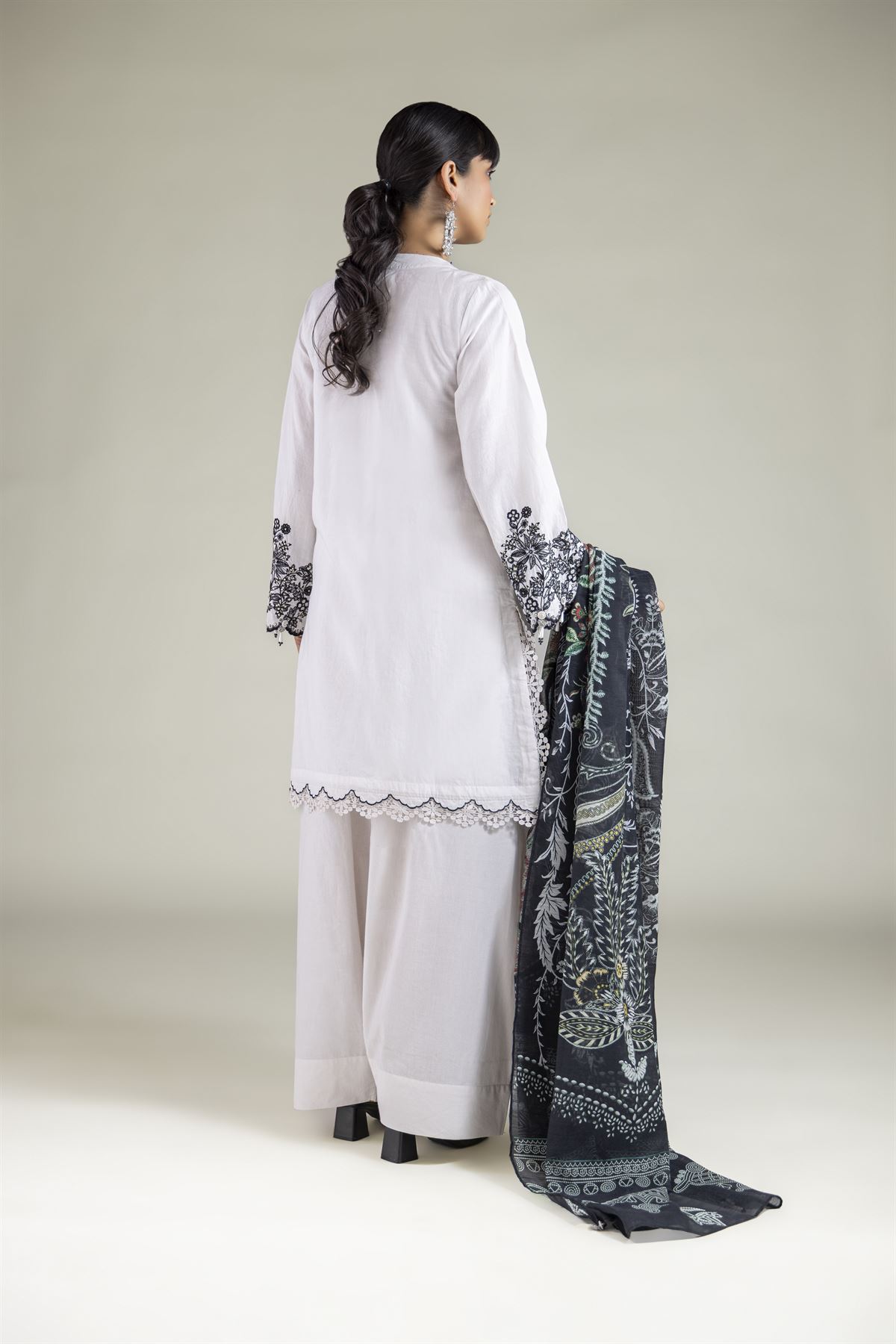 Embroidered Cambric Cambric Tailored 3-Piece - T-A11-26-105FA2-VG