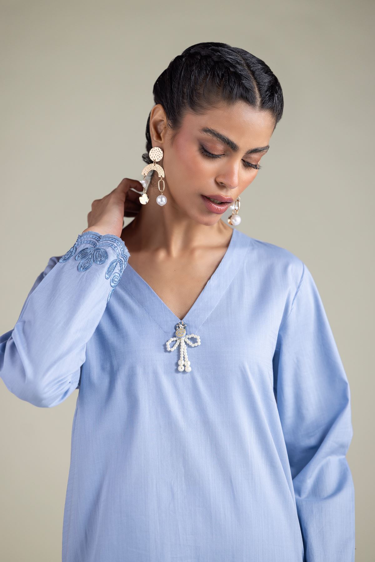 Embroidered Textured Cotton Floral Pearl Kurta - 25-10-12E12-03TA-VG