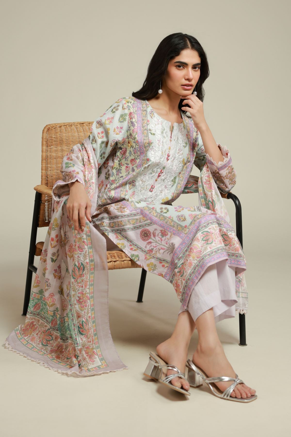 Embroidered Textured Lawn 3-Piece Tailored Lawn - T-A22-26-112FH1-VG