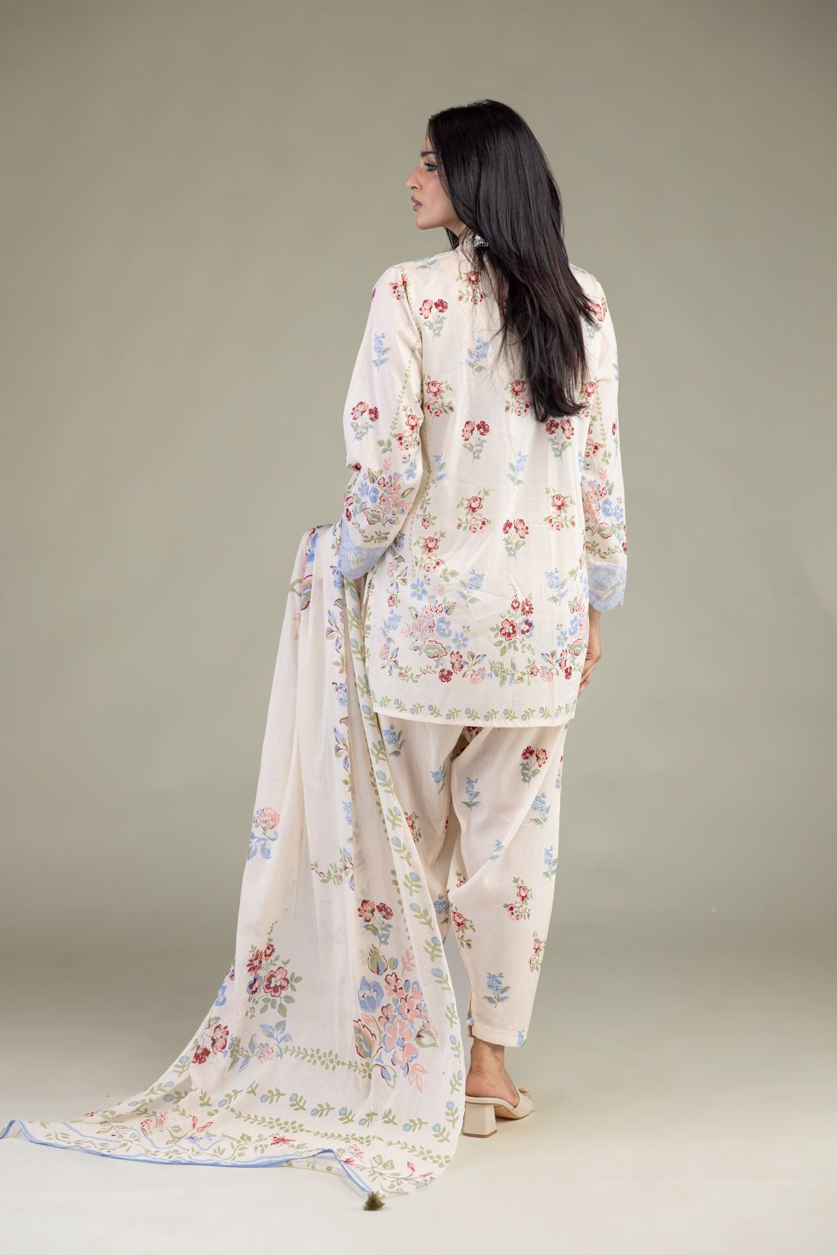 Embroidered Lawn 3-Piece Tailored Lawn - B1-2-26-106-A-C-VG