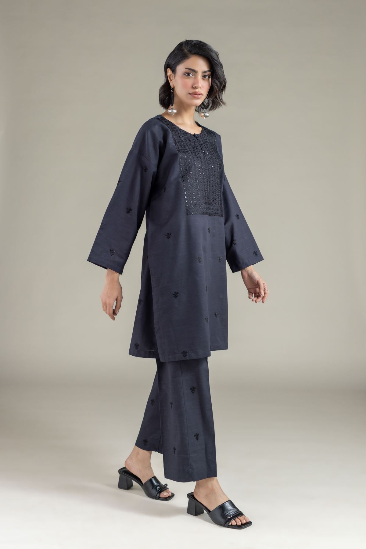 Embroidered Khaddar Pants - R-25-02E21-08TA-VG