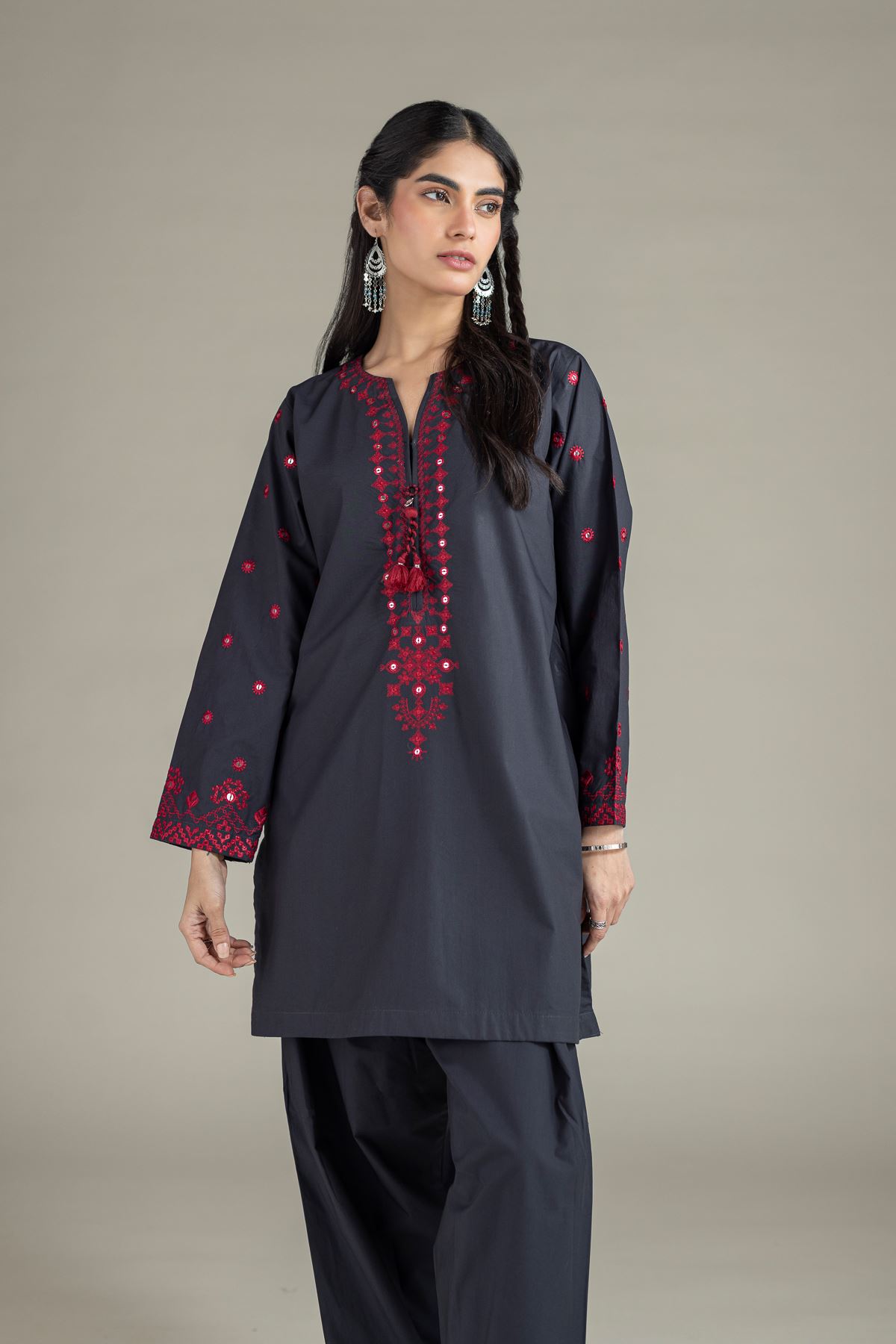 Embroidered Poplin Kurta - 25-08-8E7-04TA-VG