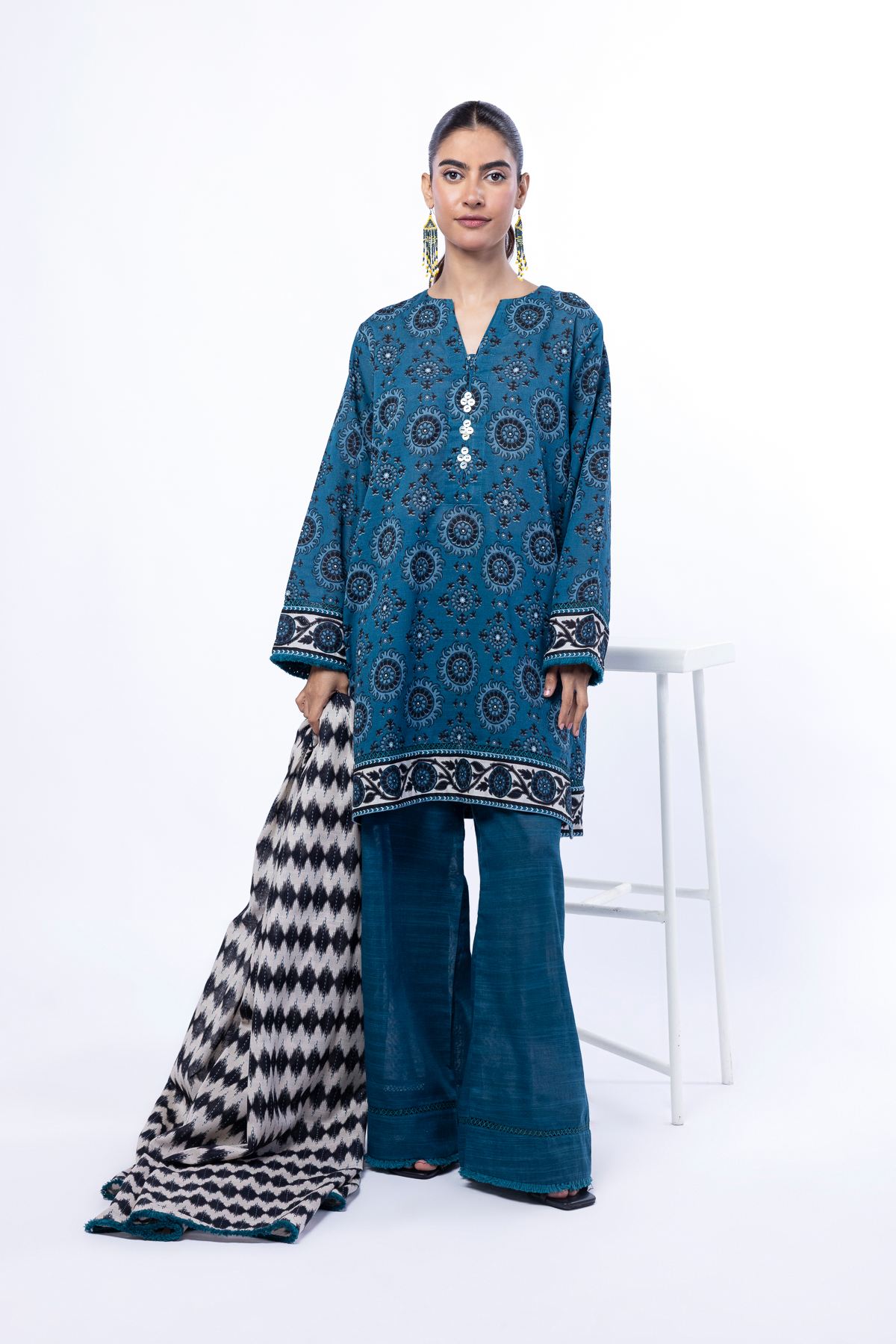 Printed Light Khaddar Tailored 3 Piece - KN31AST-VG