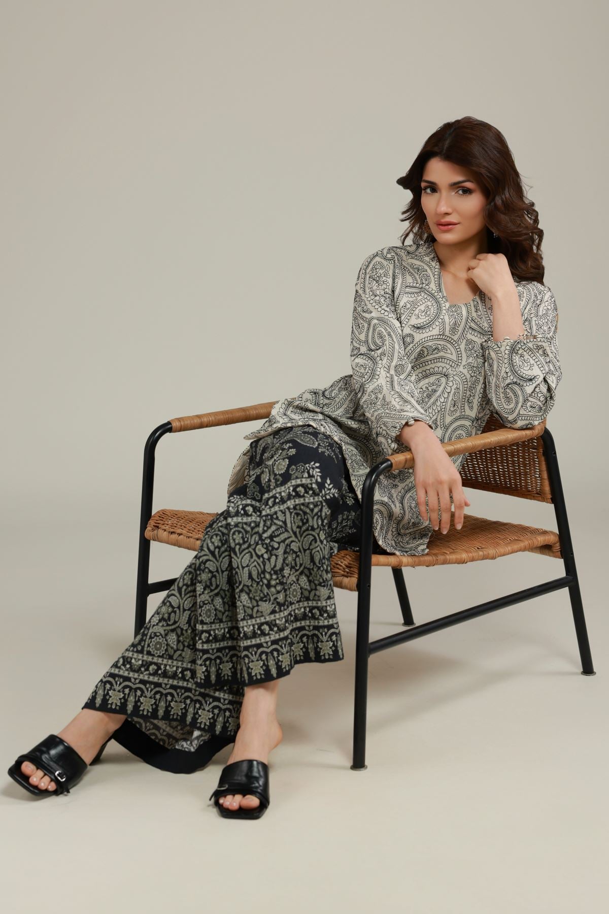 Embroidered Cotton Crinkle Paisley Kurta - 25-10-12E11-02TA-VG