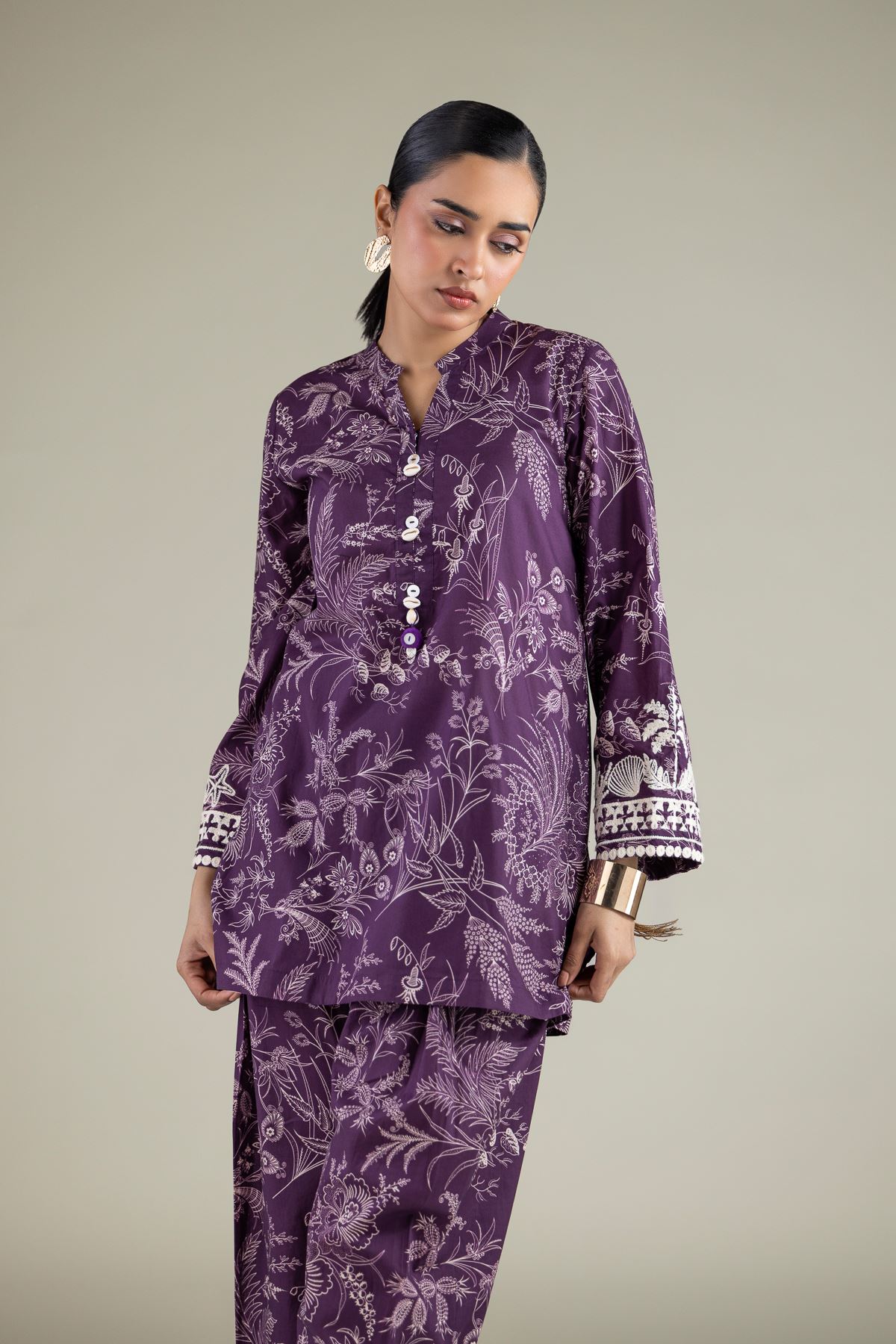 Embroidered Cambric Floral Threadwork Kurta - 25-00-X2-08TB-VG