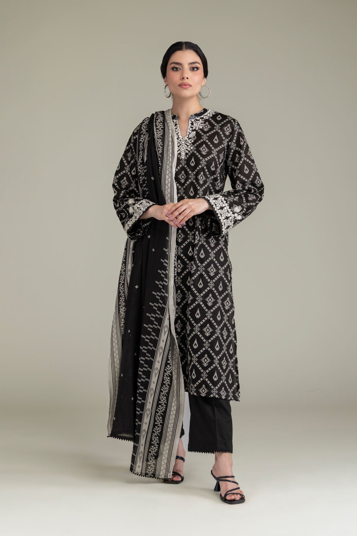 Embroidered Lawn Black Lawn Dupatta - 1-26-238-A-B1-VG