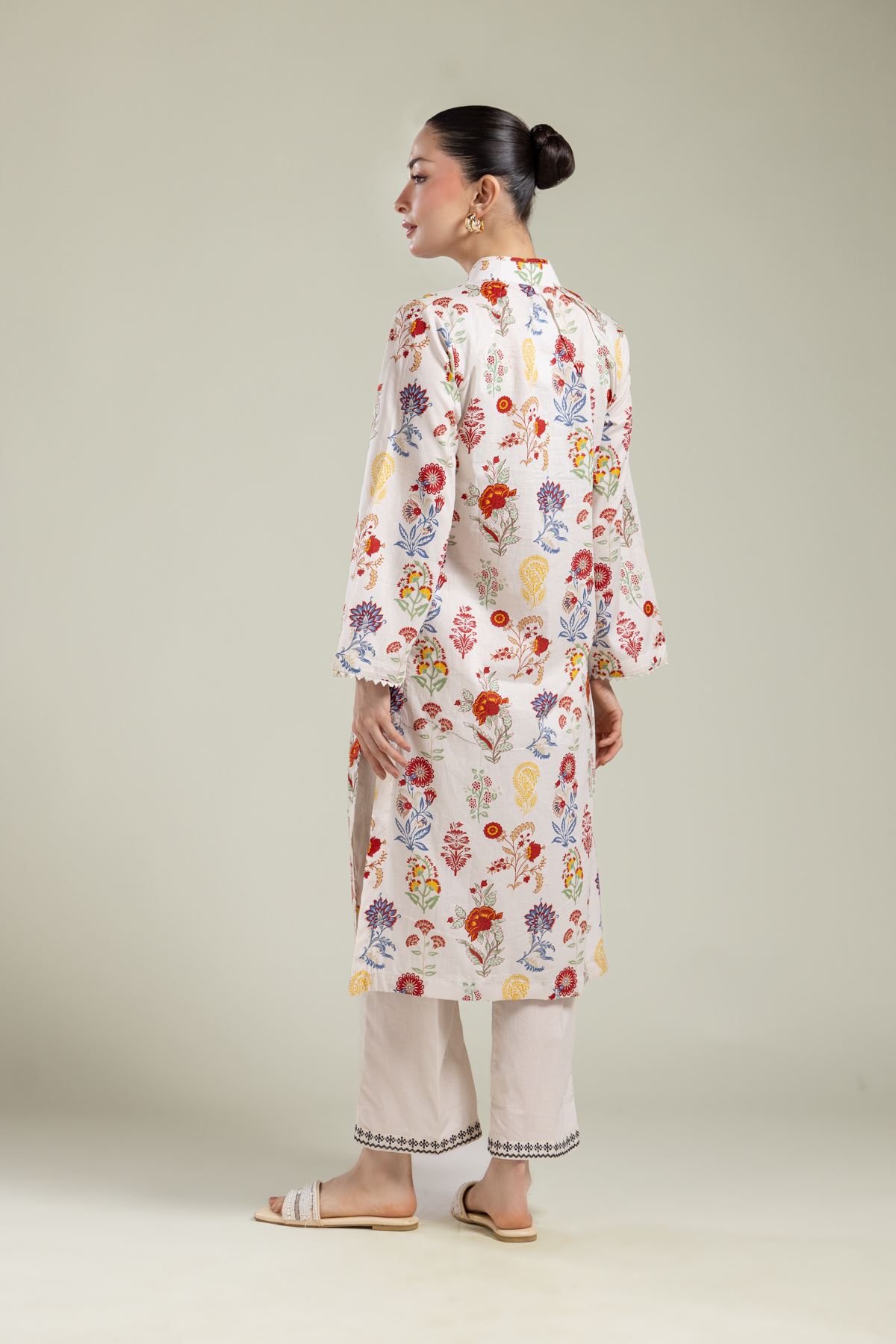 Embroidered Cambric Floral V-Neck Kurta - 1-26-135-A-D-VG