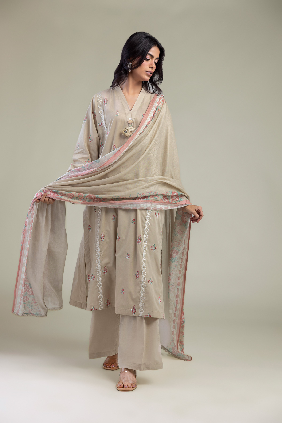 Embroidered Lawn Floral Cambric Dupatta - B1-2-26-106-A-C-VG