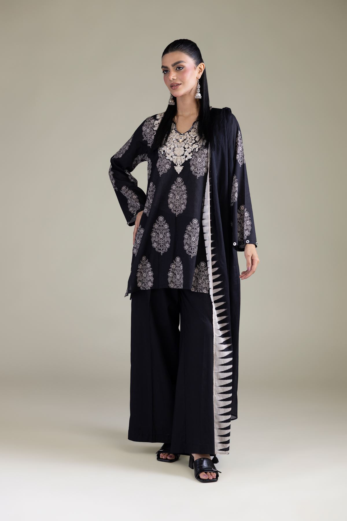 Embroidered Cambric Tailored 3 Piece - T-A11-26-209FI1-VG