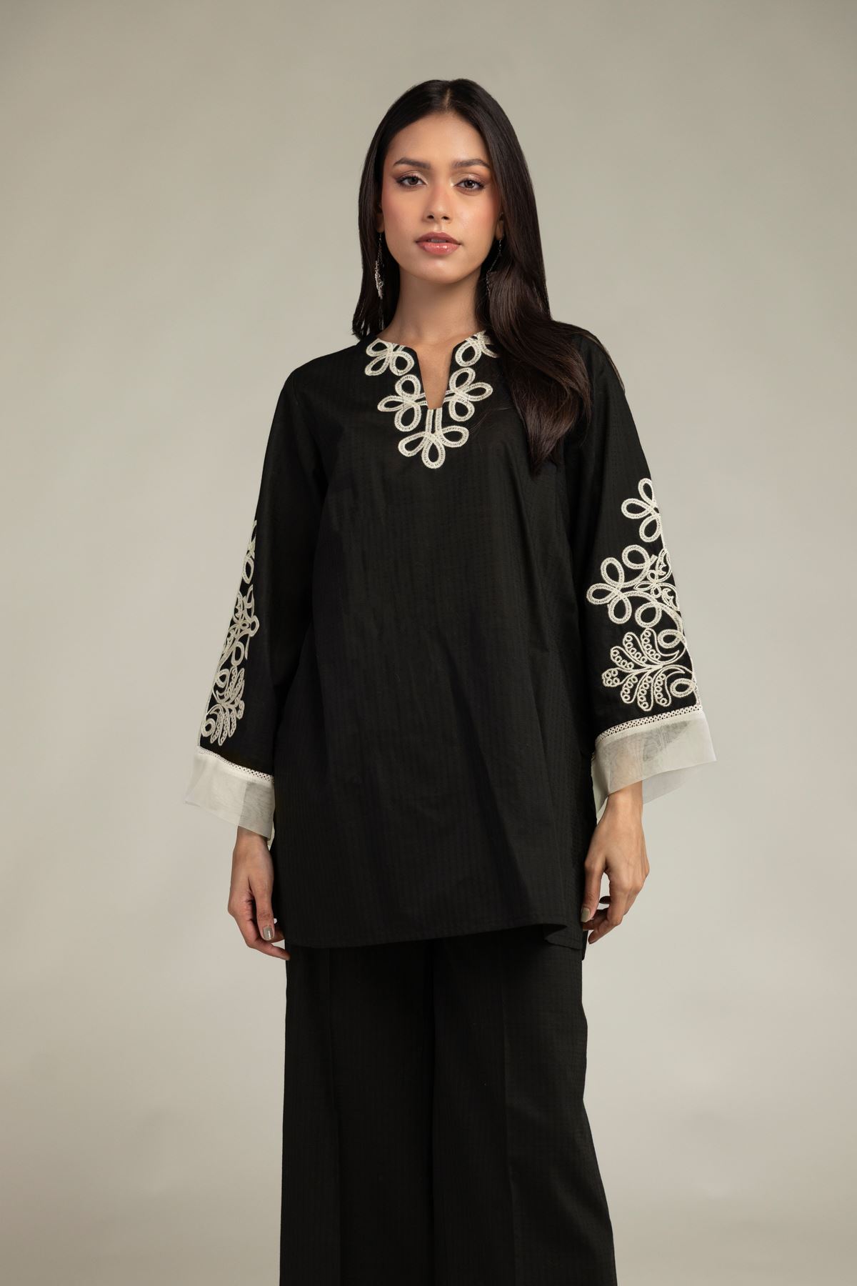 Embroidered Cotton Dobby Black V-Neck Kurta - 5-26-105-F-C-VG