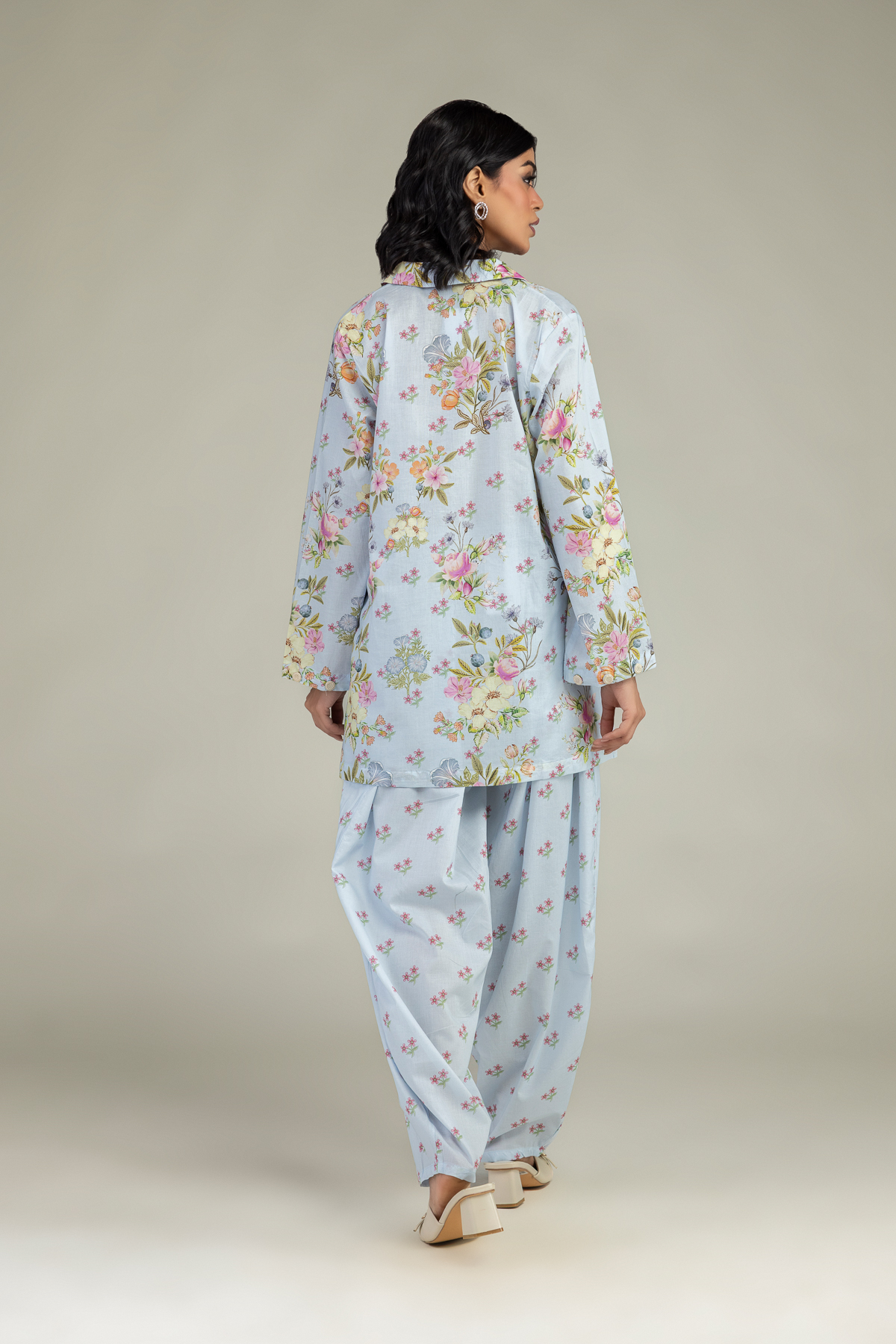 Embroidered Cambric Short V-Neck Kurta - 1-26-240-A-I1-VG