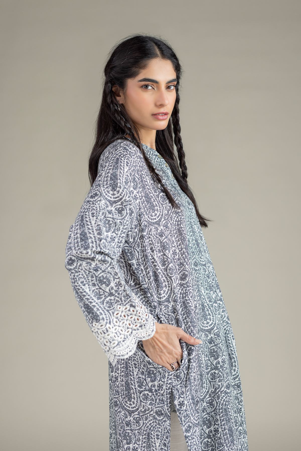 Embroidered Khaddar Kurta - 25-02E23-04TB-VG