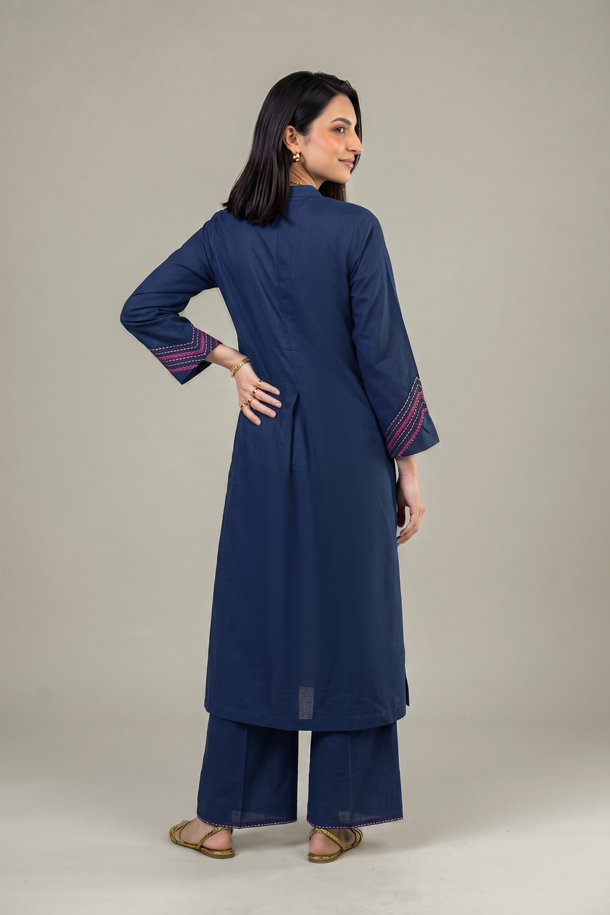 Embroidered Light Khaddar Tailored 2 Piece - 2-26-202-A-D-VG