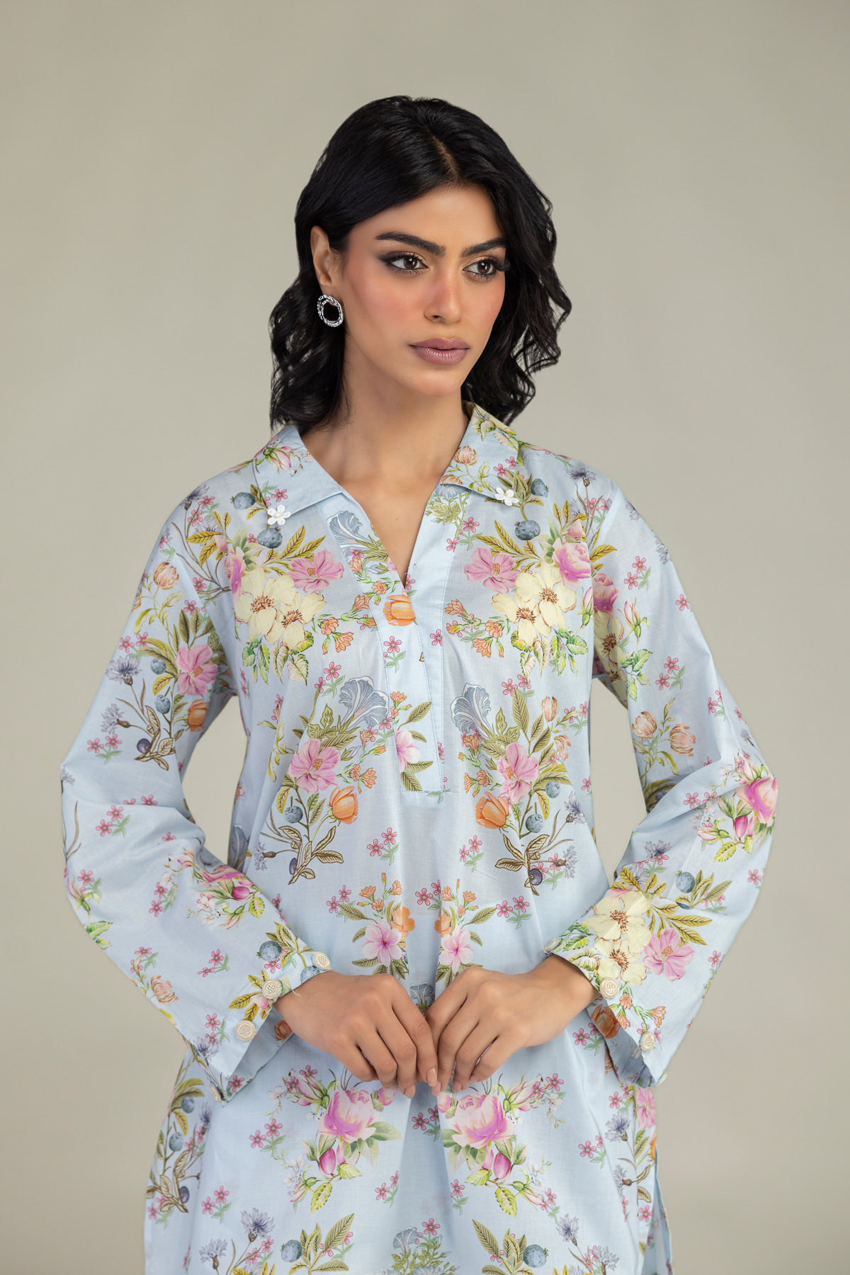 Embroidered Cambric Short V-Neck Kurta - 1-26-240-A-I1-VG