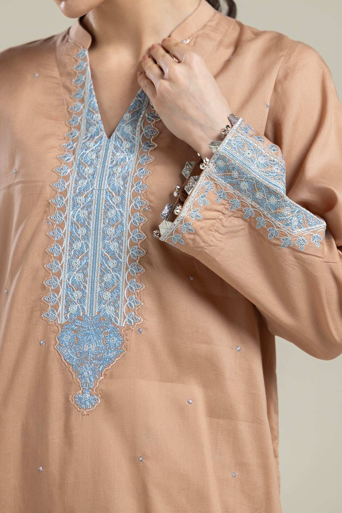 Embroidered Textured Weave Embroidered V-Neck Kurta - 2-26-202-A-E-VG