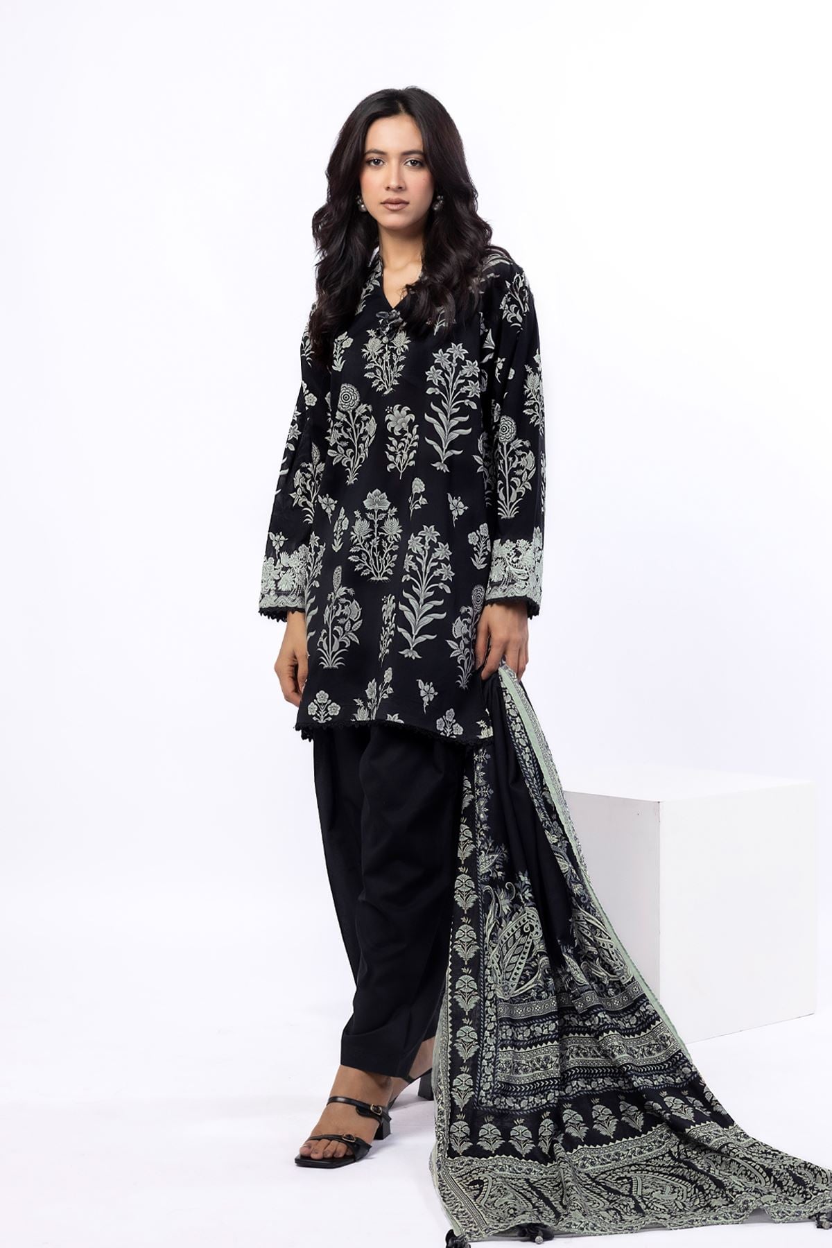 Embroidered Cotton Tailored 3 Piece - T-A33-26-106FB-VG