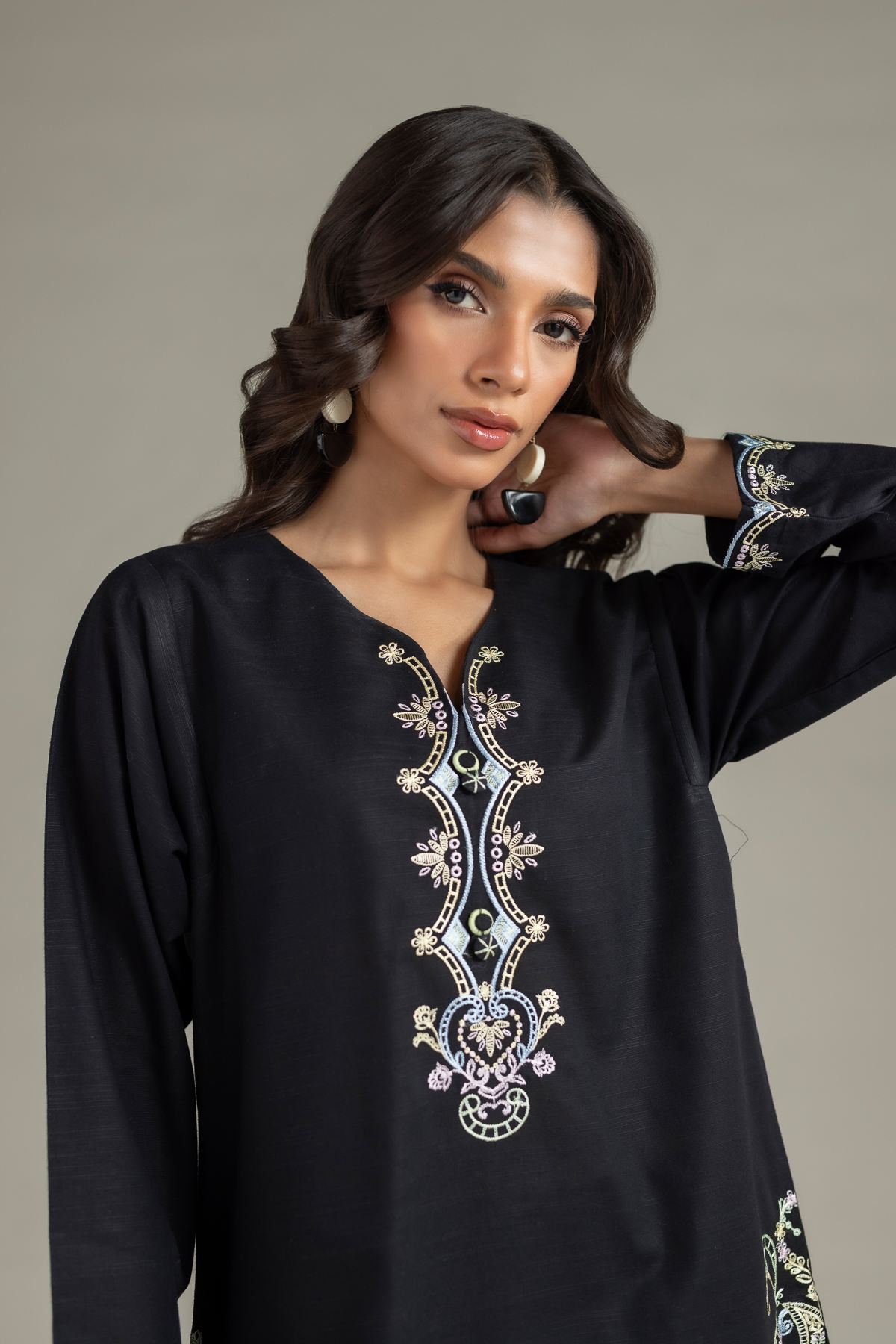 Embroidered Khaddar Kurta - 25-10-11E8-10TB-VG