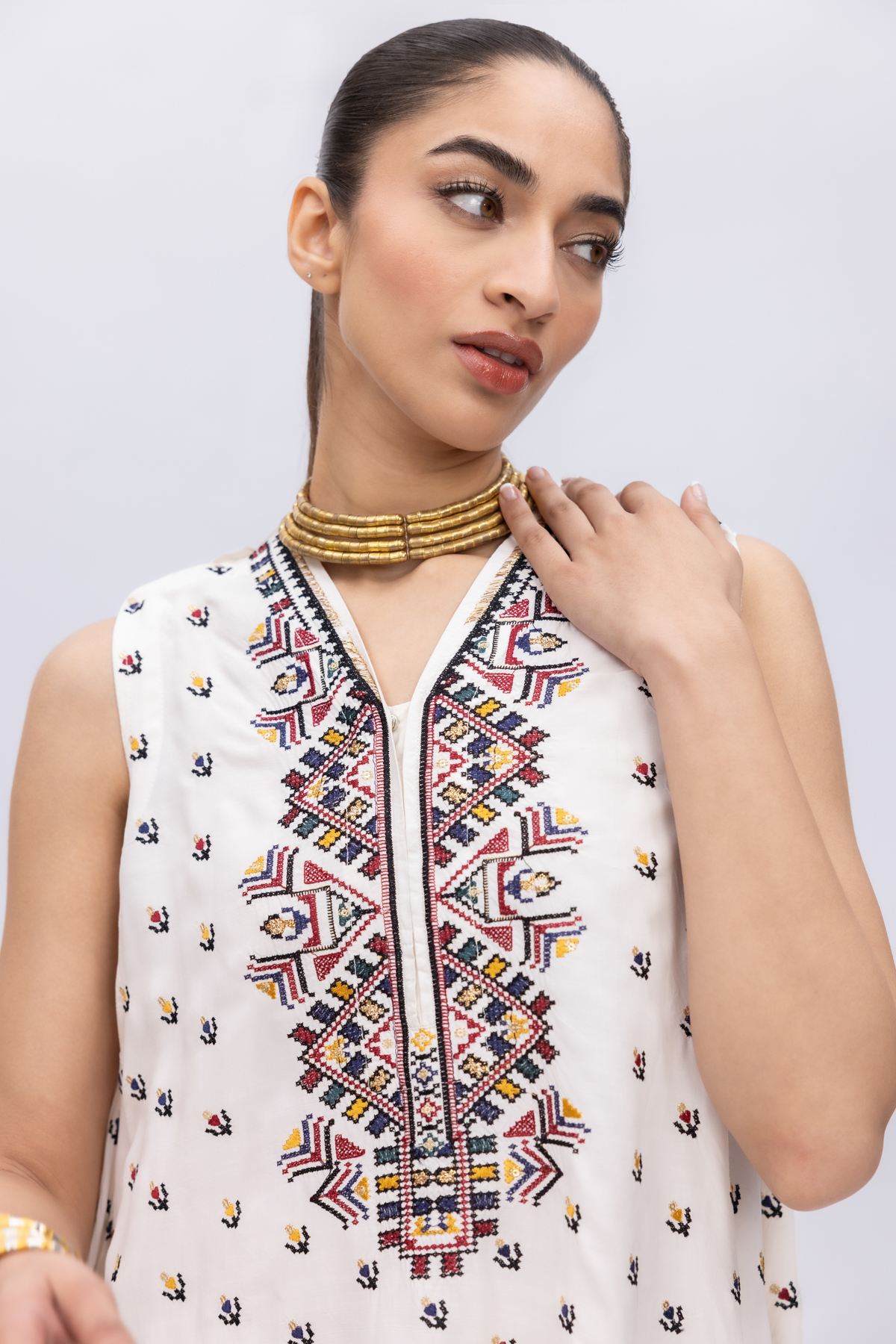 Embroidered Russian Raw Silk Kurta - 25-09-11W3-02SA-VG