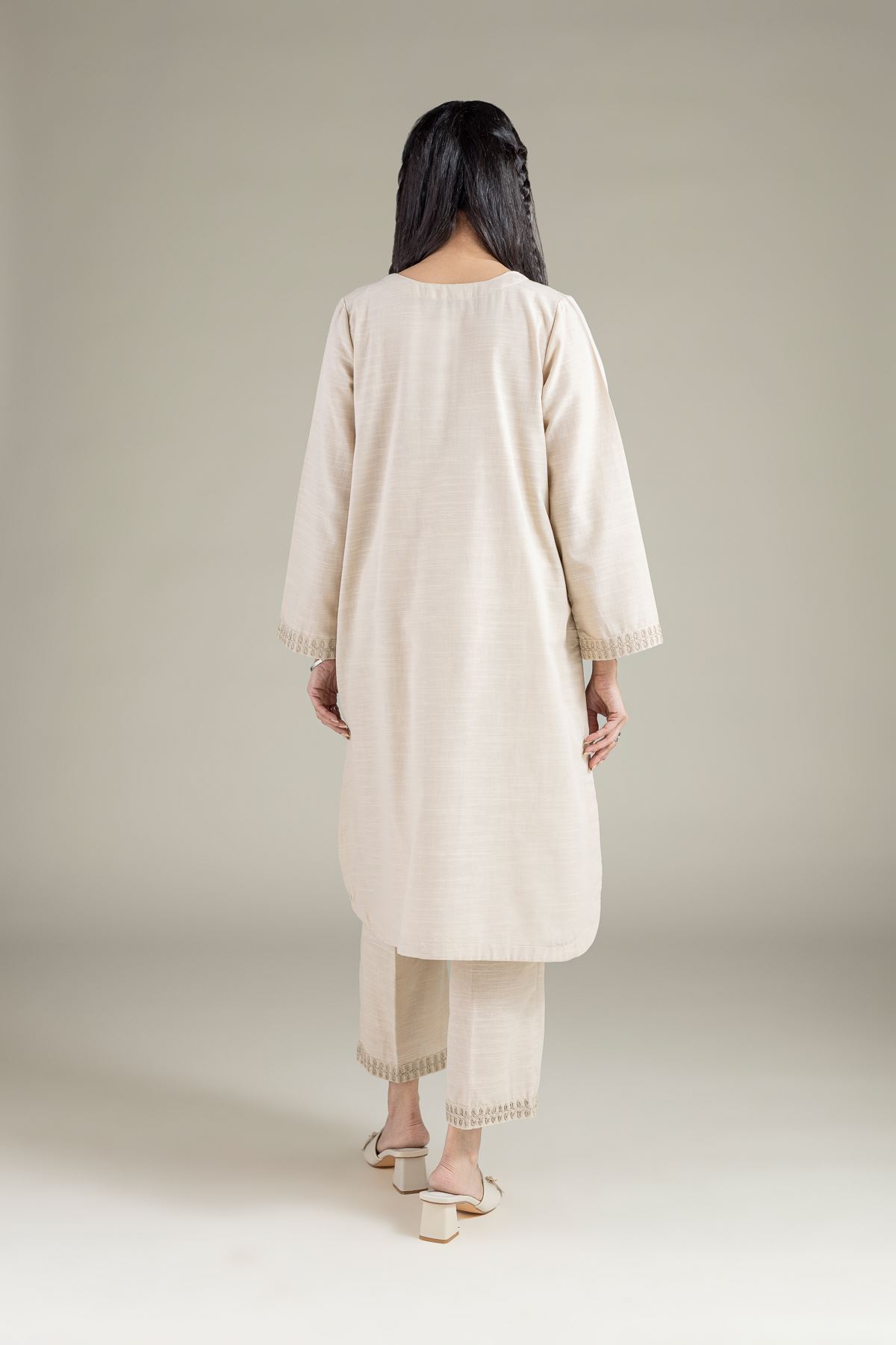 Embroidered Khaddar Kurta - 25-10-10S6-05TA-VG