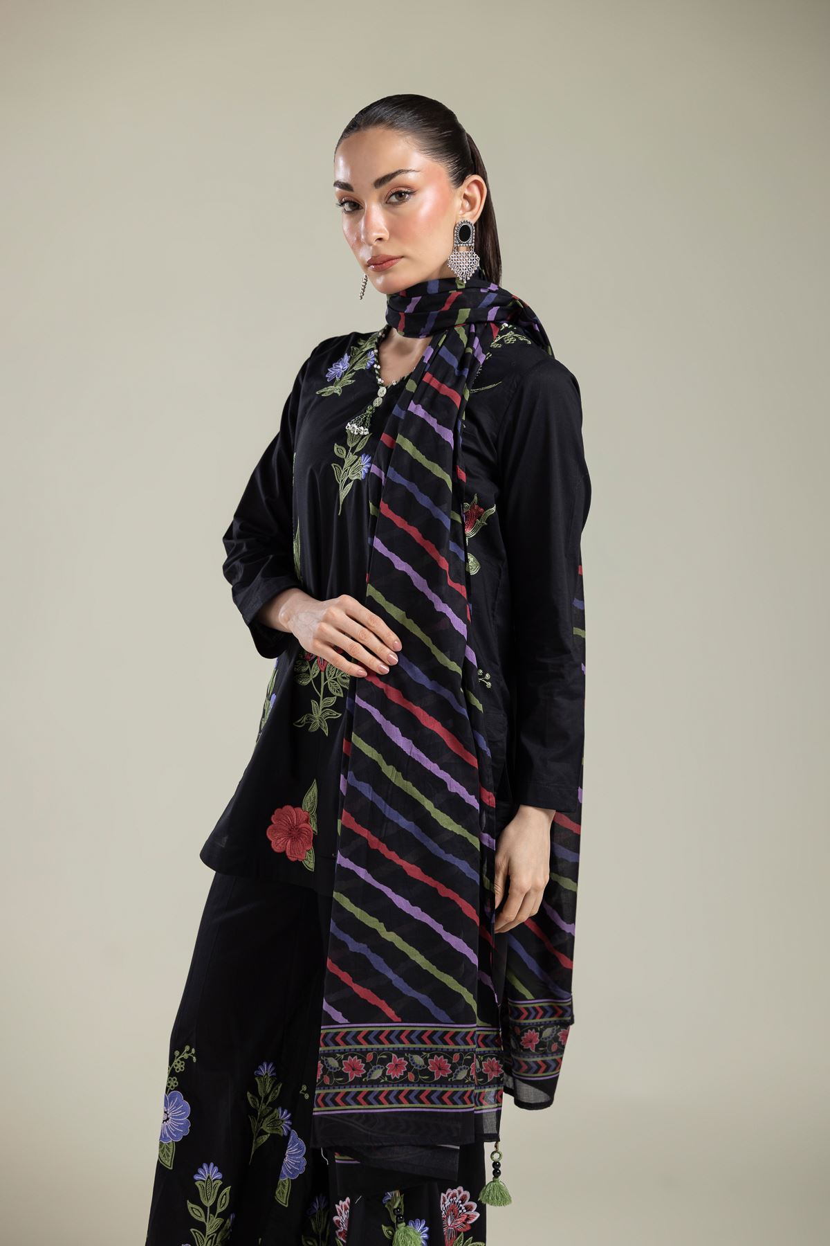 Embroidered Lawn Black Lawn Dupatta - 2-26-308-A-G1-VG