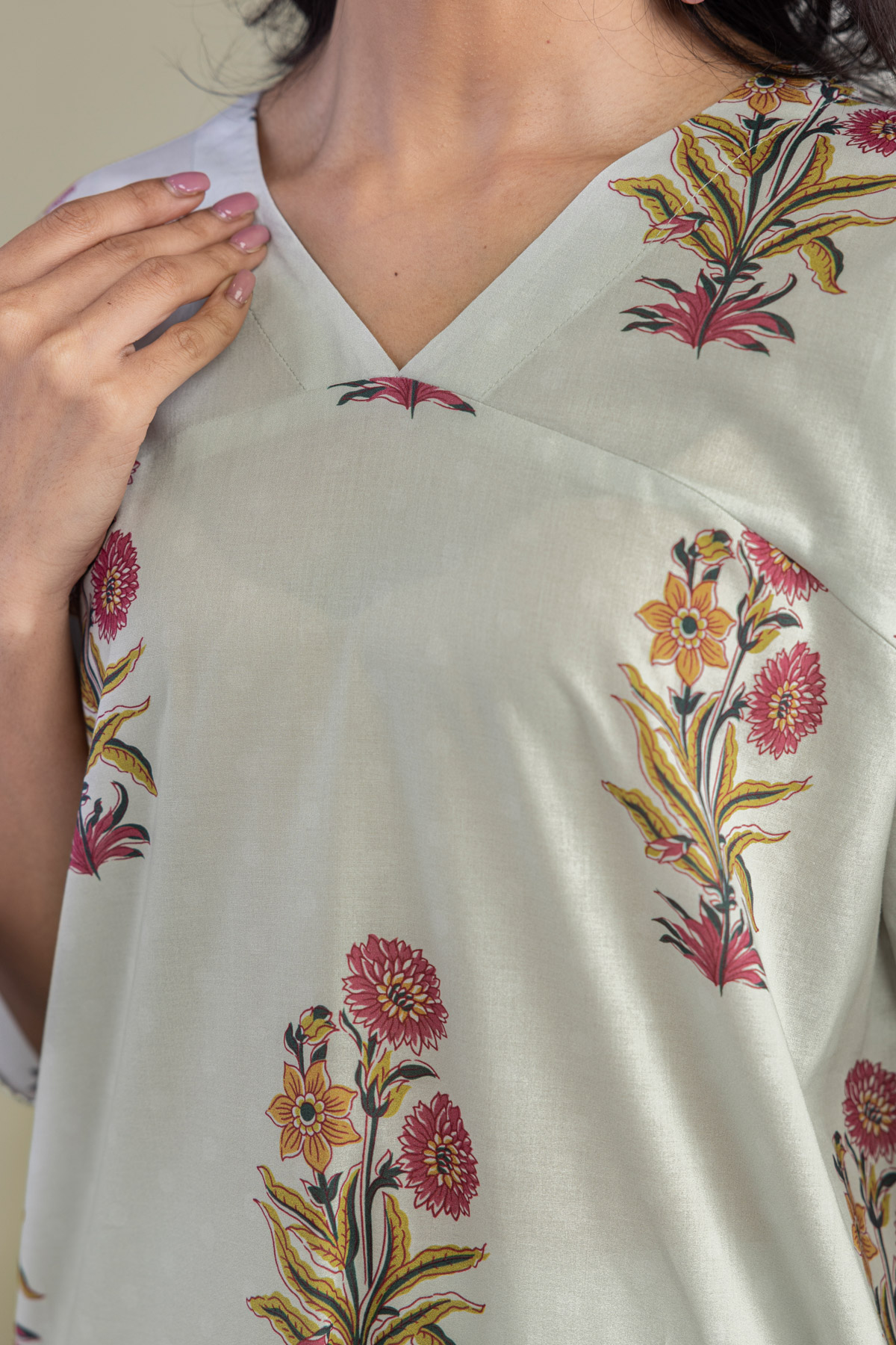 Printed Cambric Floral V-Neck Kurta - 1-26-102-A-F-VG
