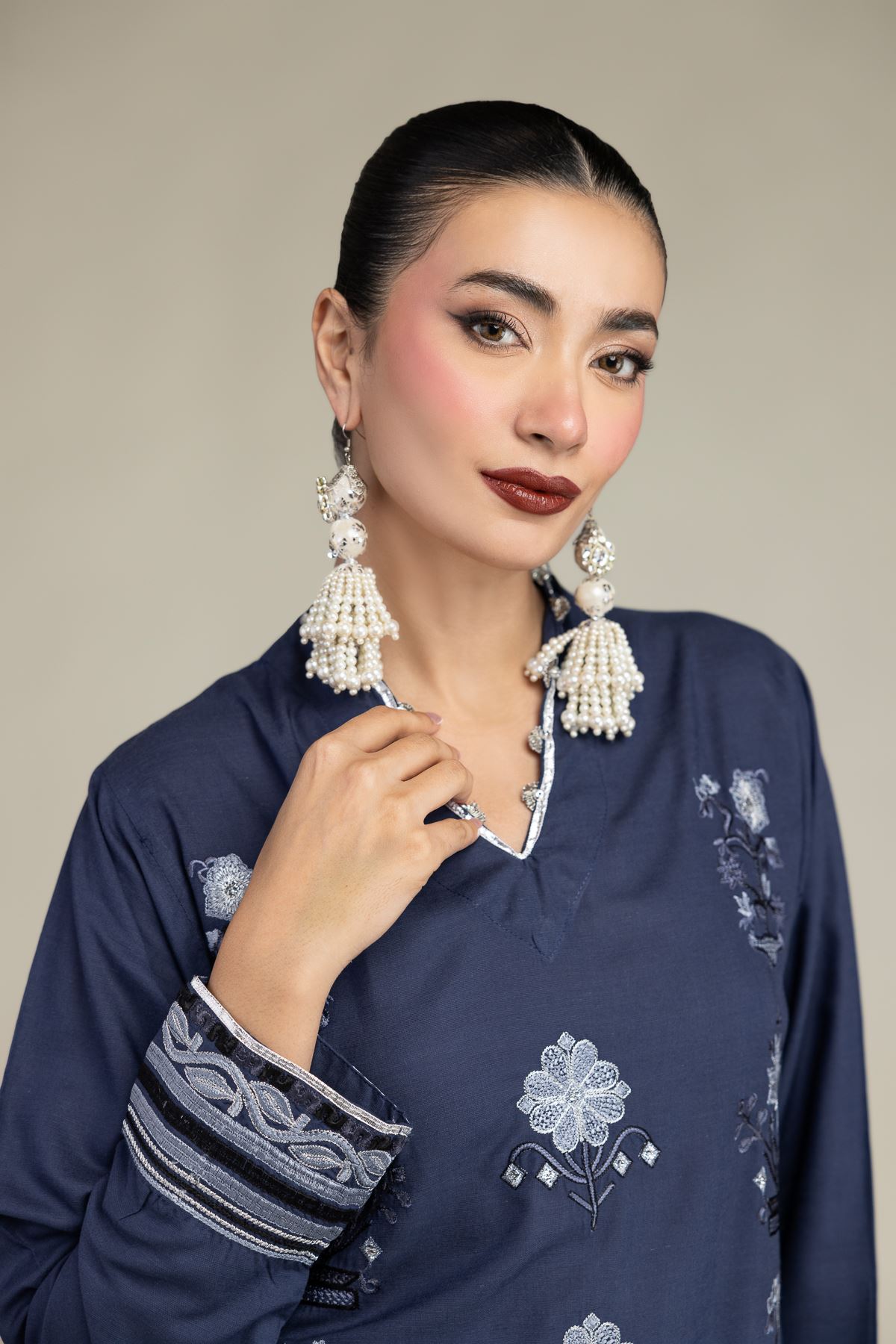 Embroidered Raw Silk Floral V-Neck Kurta - T-A22-26-215FJ1-VG