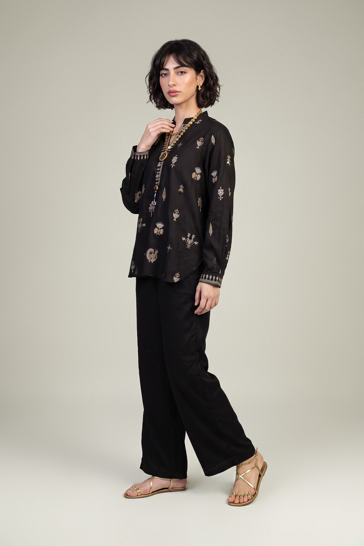 Embroidered Viscose Crepe Black V-Neck Shirt - A22-26-214FH1-VG