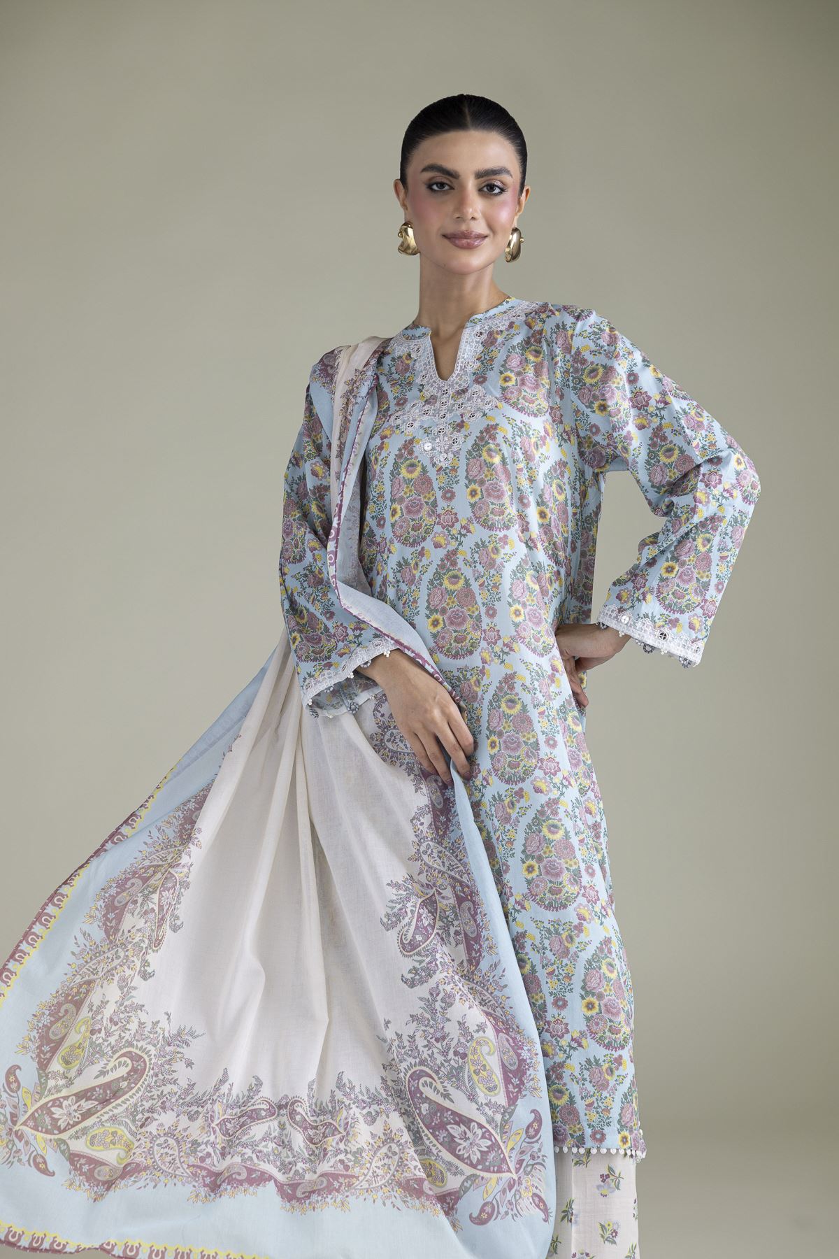 Embroidered Cambric Fabrics 3 Piece - A22-26-214FH1-VG