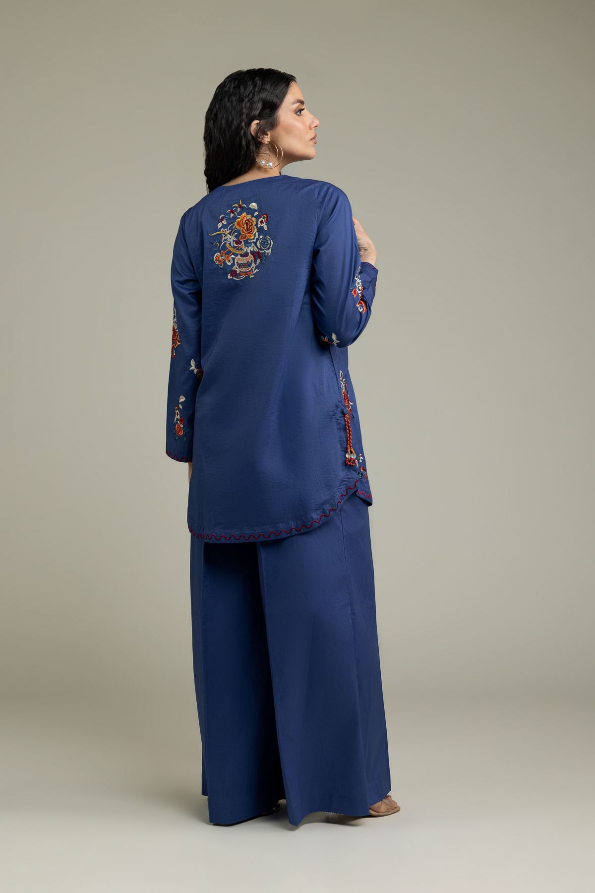 Embroidered Cambric Blue V-Neck Kurta - 2-26-212-A-H1-VG