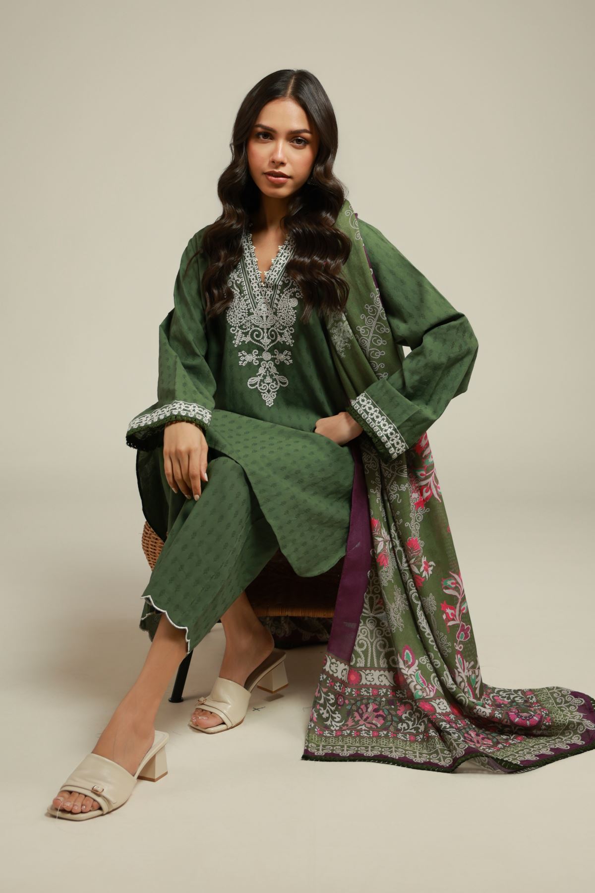 Embroidered Dobby 3-Piece Tailored Set - KW38A-VG