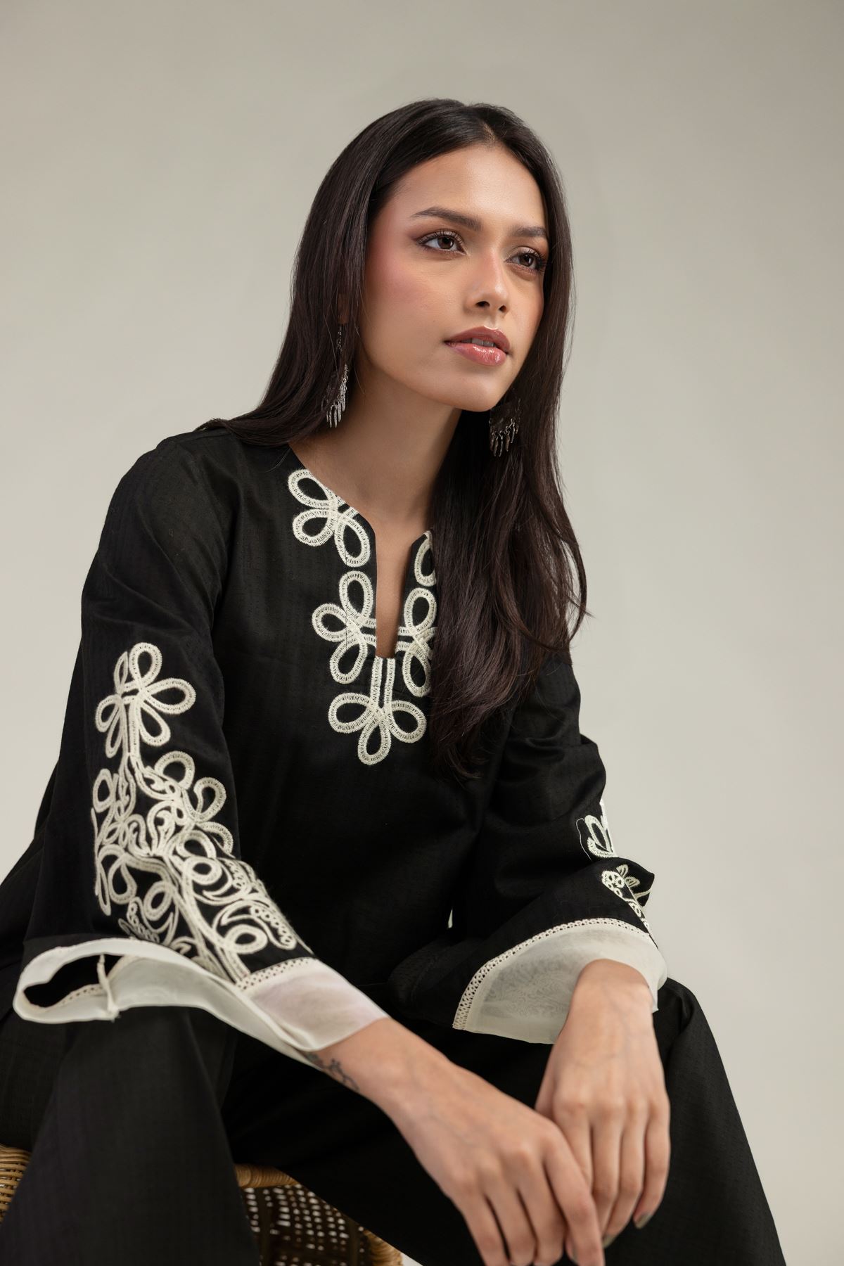 Embroidered Cotton Dobby Black V-Neck Kurta - 5-26-105-F-C-VG