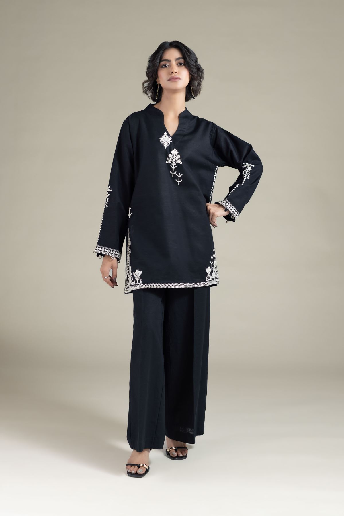 Embroidered Khaddar Kurta - OTD4-EX24-08BA-VG