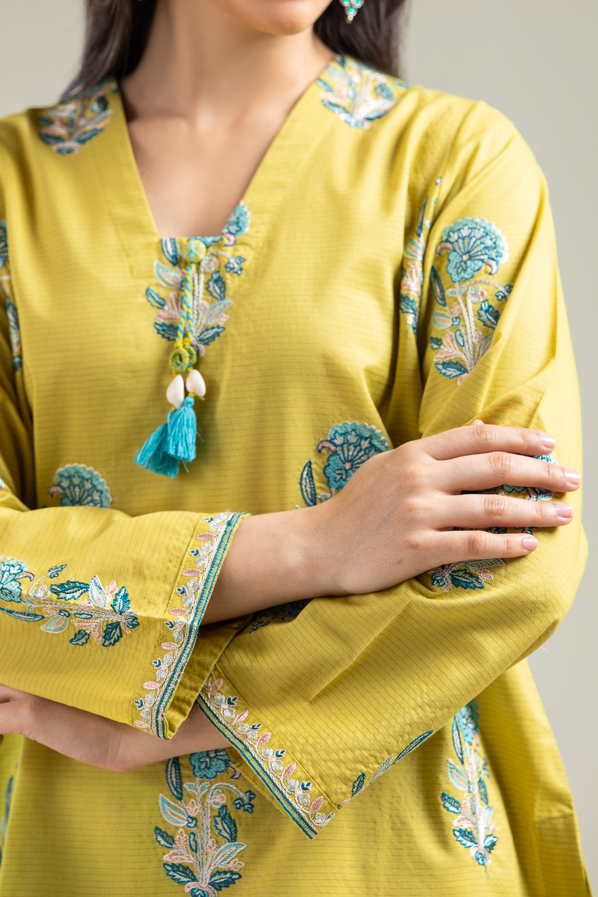Embroidered Mesuri Short Floral Kurta - T-A22-26-122FI1-VG