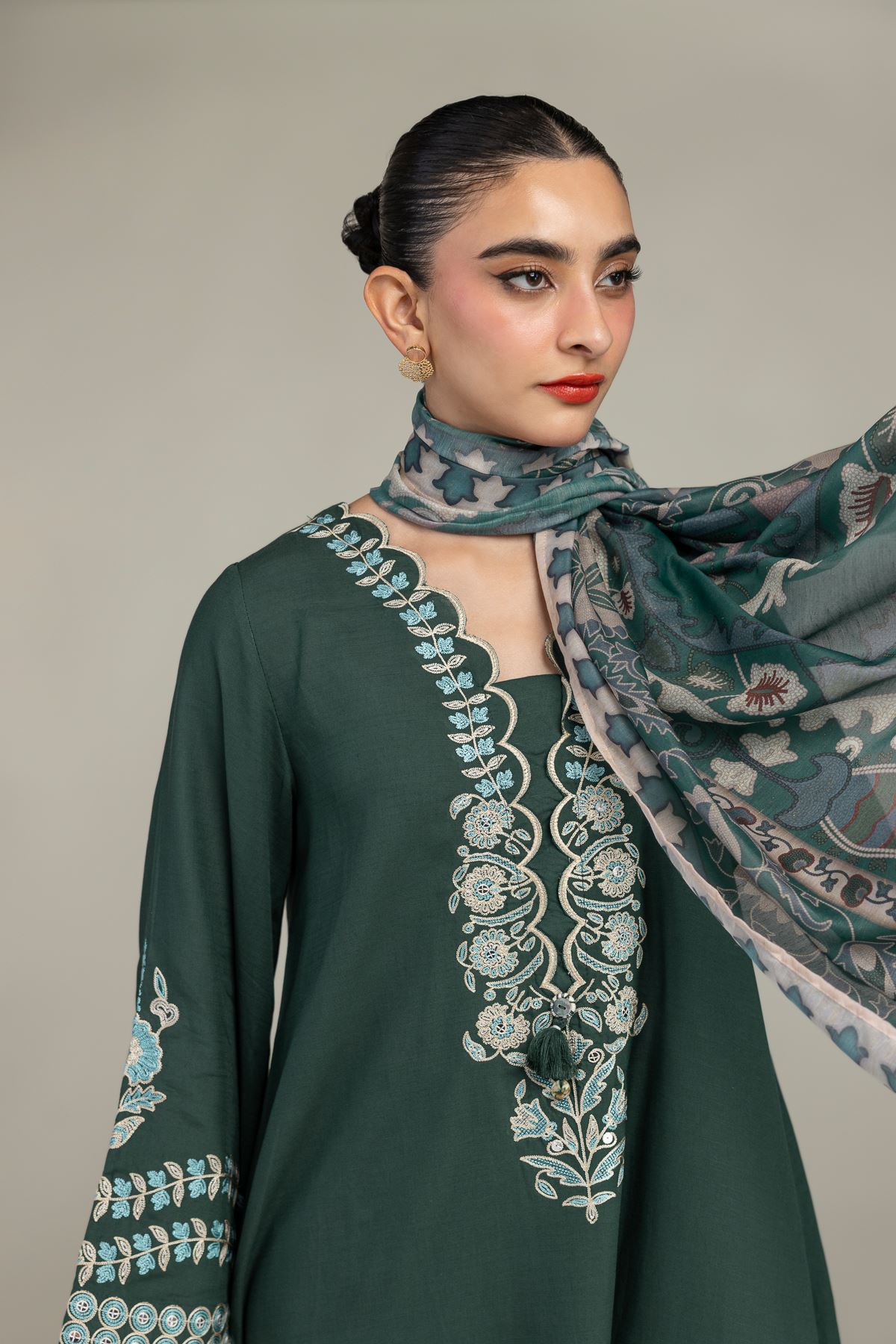 Embroidered Mesuri Green Floral Dupatta - 1-26-203-A-H1-VG
