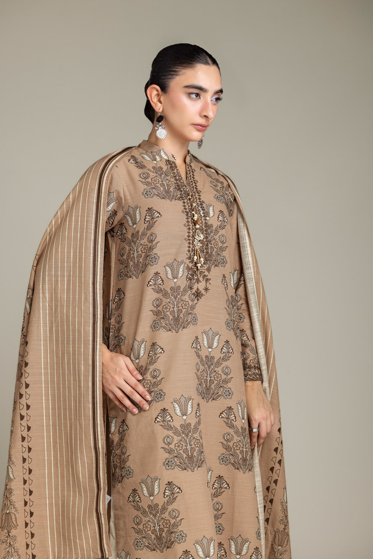 Embroidered Light Khaddar Fabrics 3 Piece - 2-26-202-A-D-VG