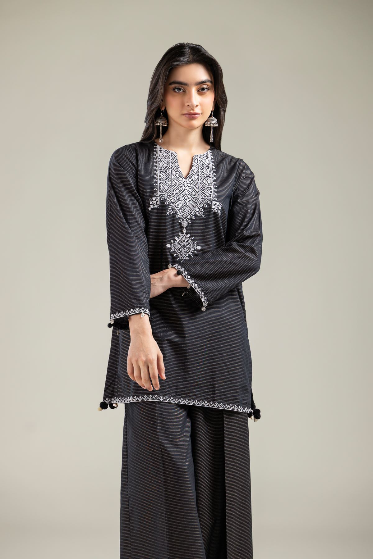 Embroidered Mesuri V-Neck Black Kurta - T-A22-26-120FF1-VG
