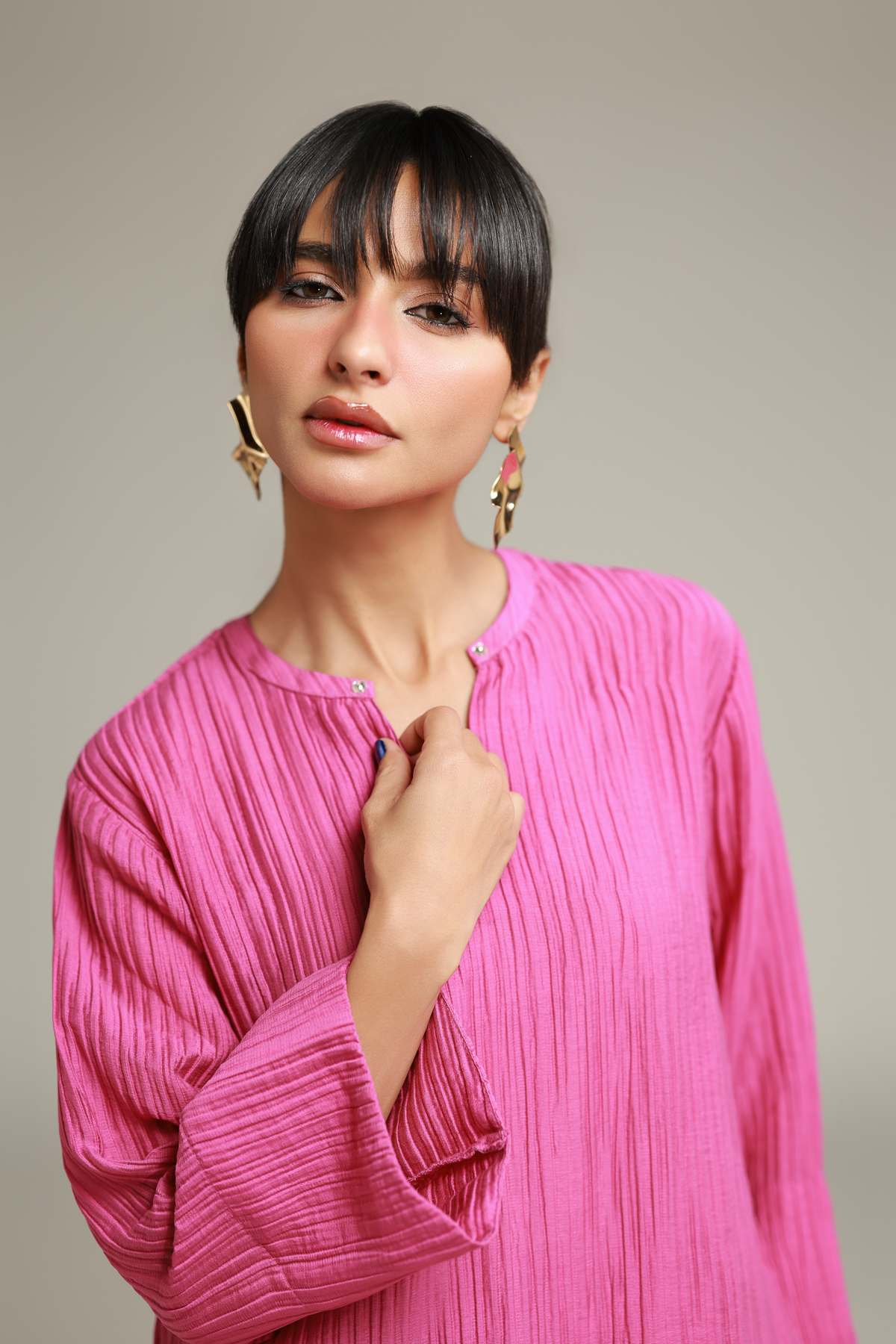 Dyed Blended Crinkle V-Neck Short Kurta - 26-02-1E13-02TA-VG