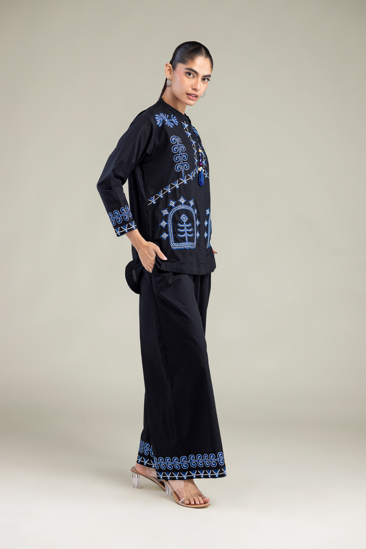 Embroidered Cambric Black V-neck Tunic - 1-26-102-A-F-VG