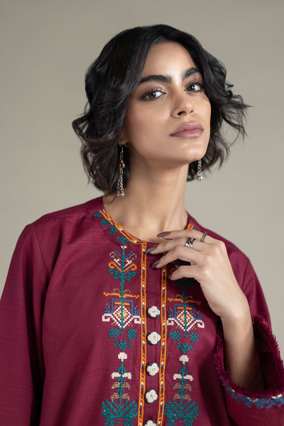 Embroidered Khaddar Kurta - 25-09-11E11-10TA-VG