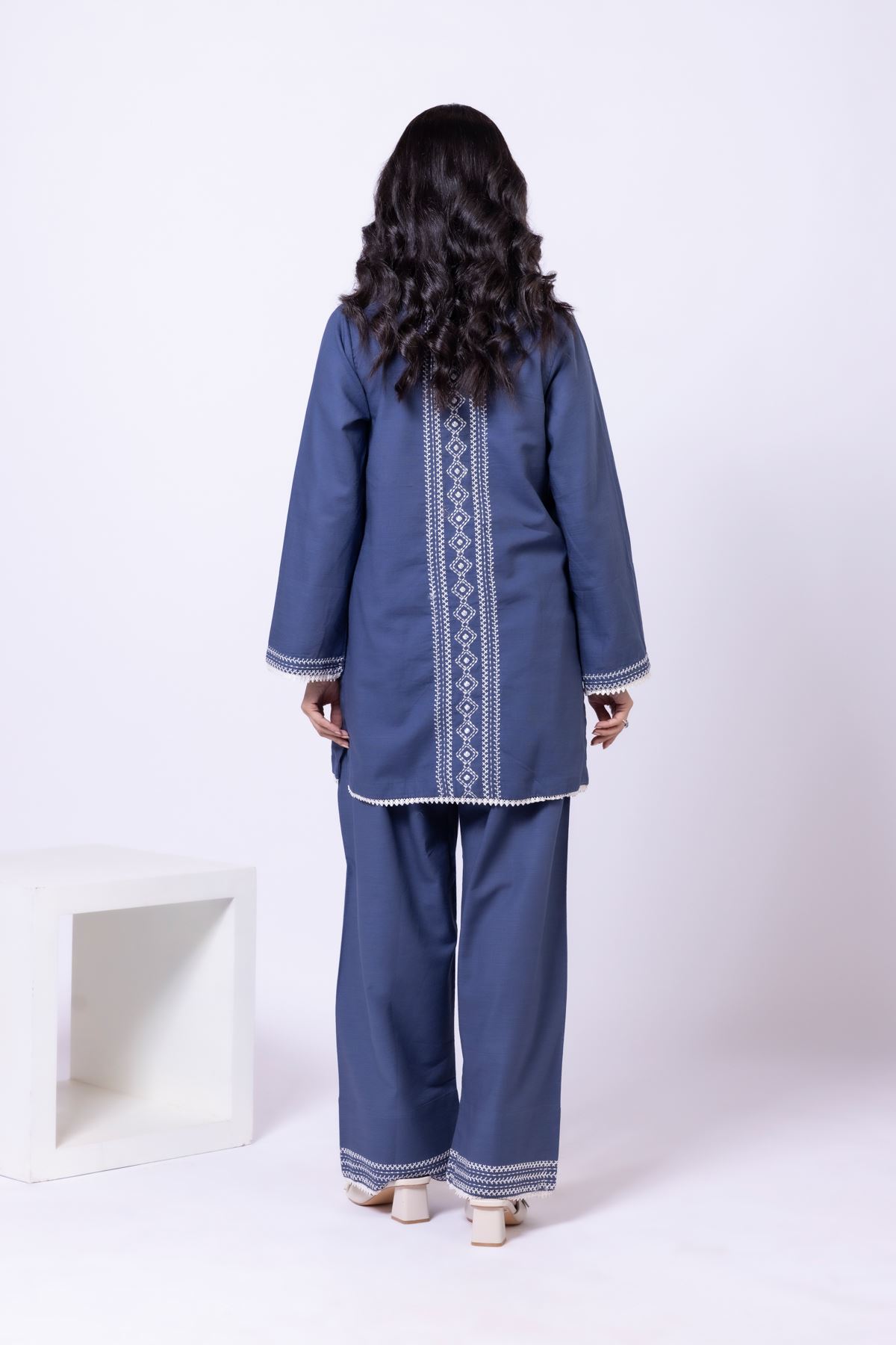 Embroidered Khaddar Kurta - 25-10-12E9-02TA-VG
