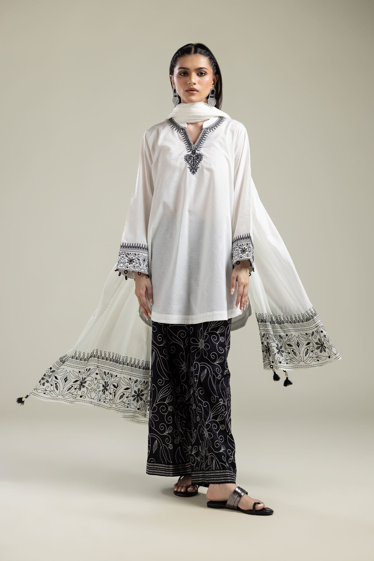 Embroidered Lawn Floral Lawn Dupatta - 25-09-10E4-10TA-VG