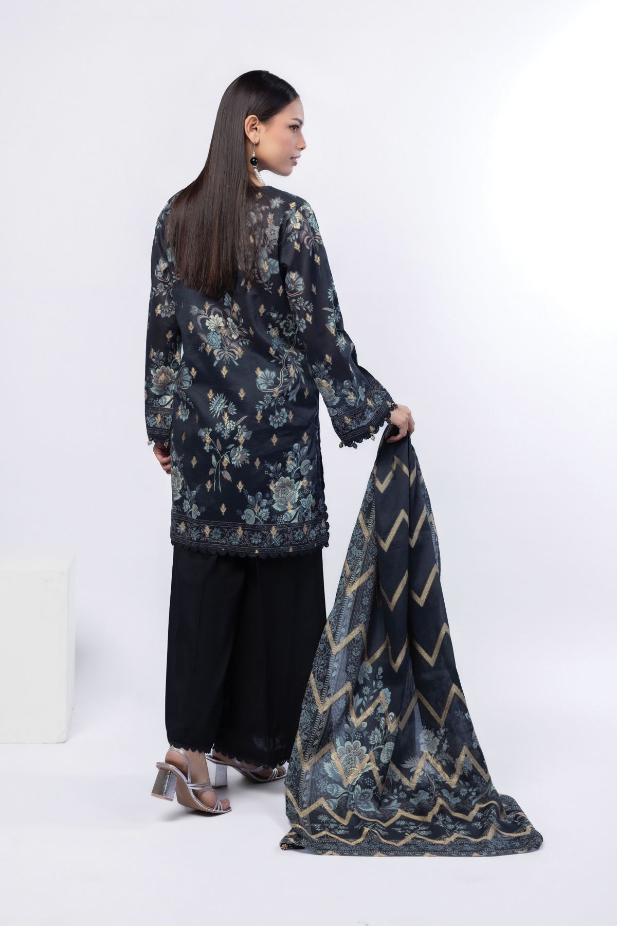 Printed Jacquard Tailored 3 Piece - T-A22-26-102FC1-VG