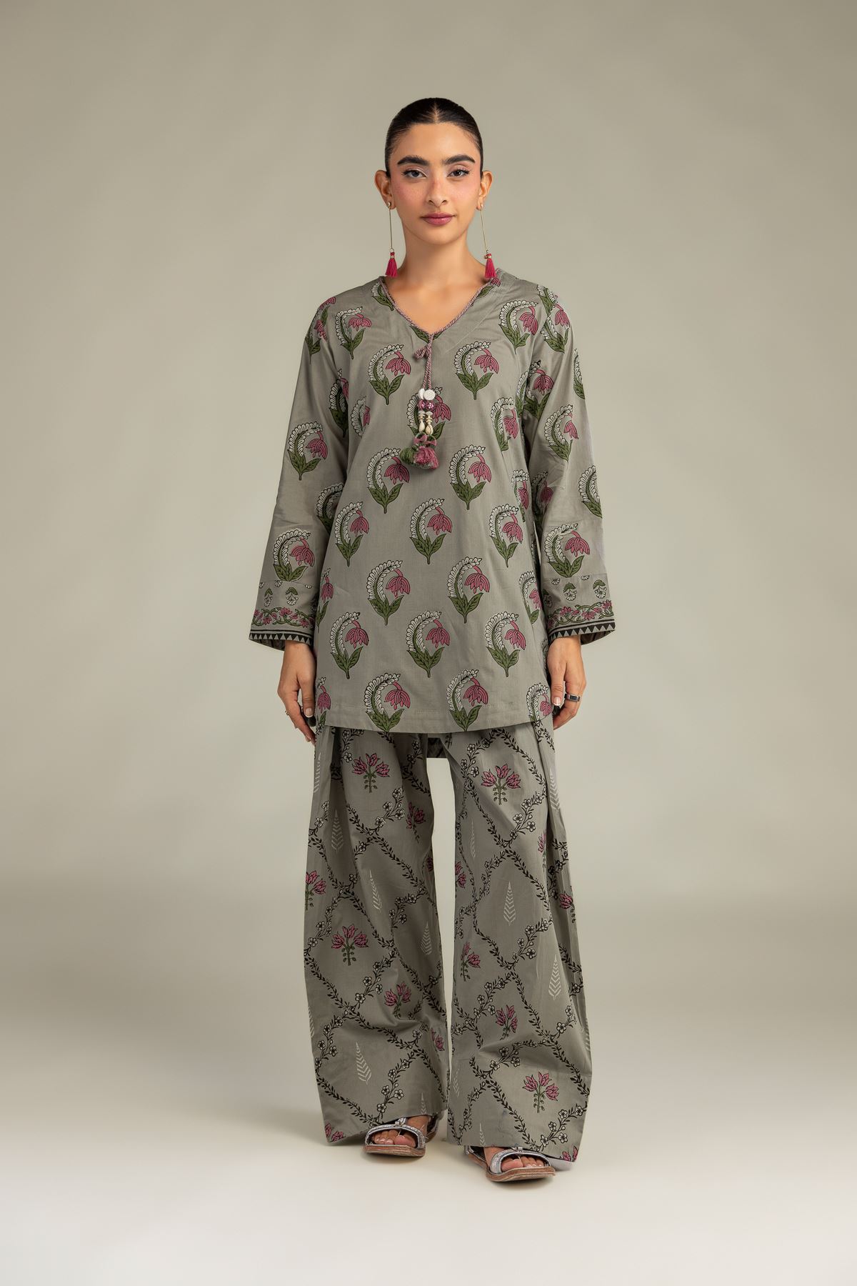 Printed Cambric Floral Gray Shalwar - 1-26-102-A-F-VG